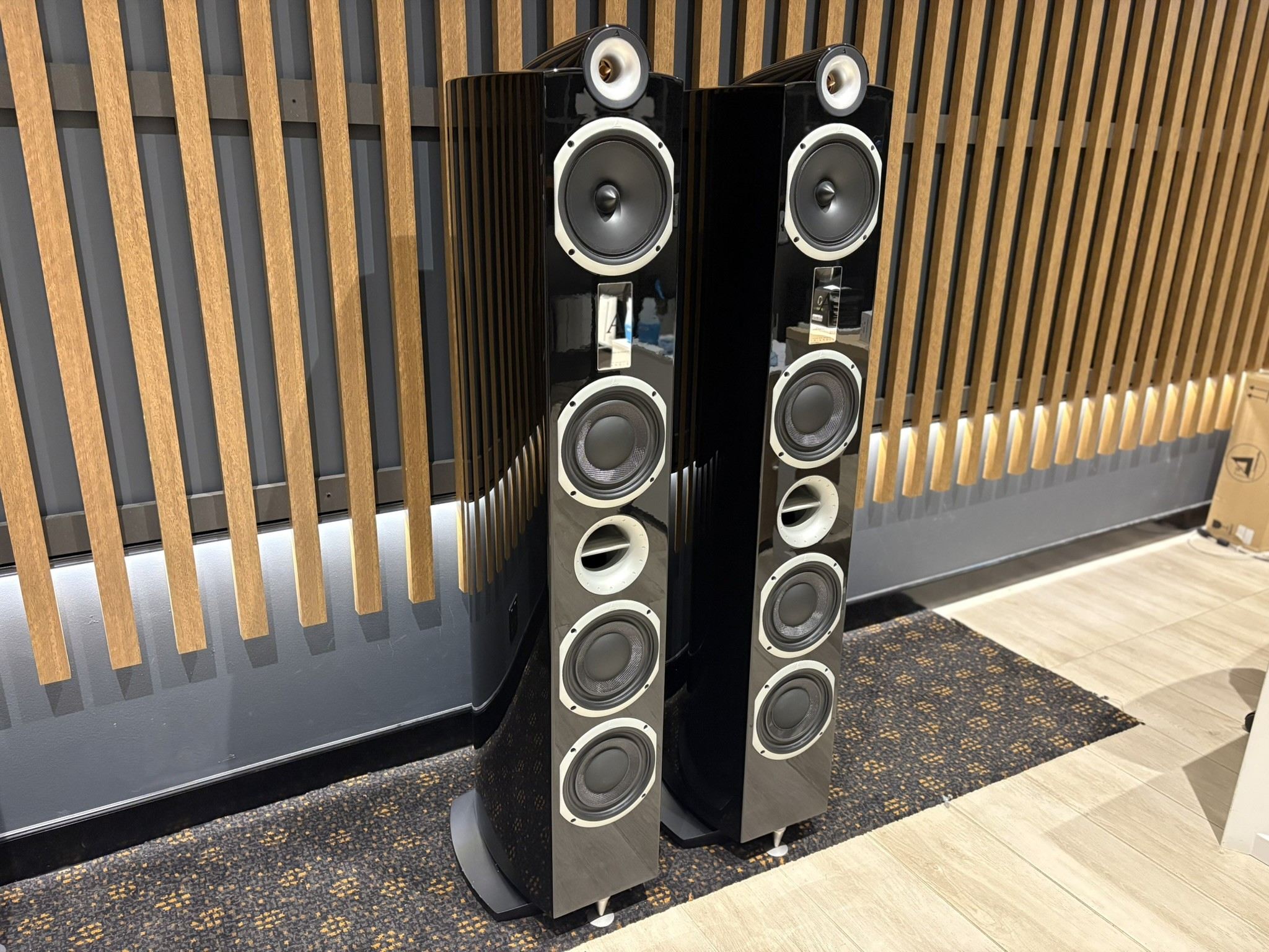 Triangle Signature Alpha Floorstanding Speakers - Consignment