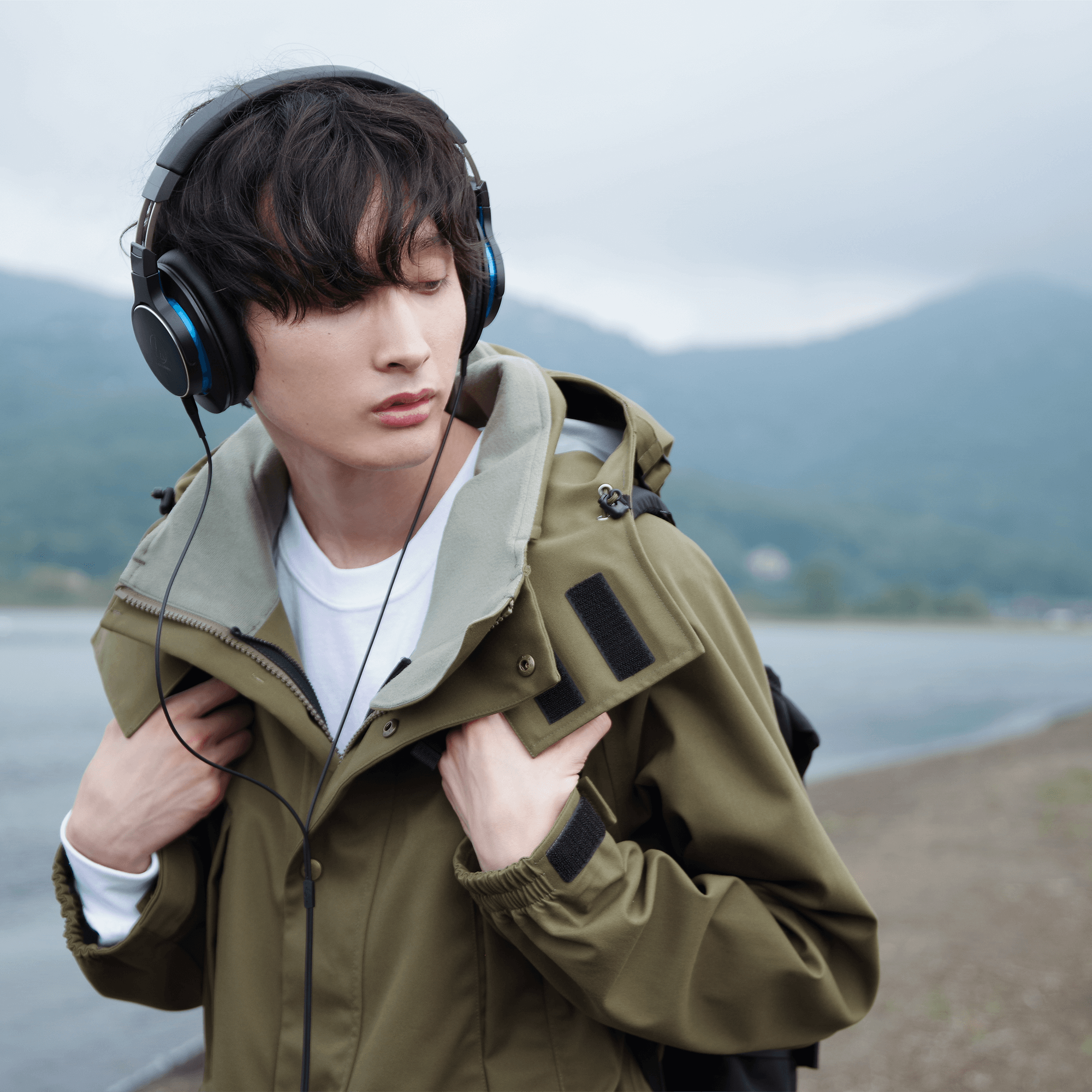 Audio Technica MSR7b High-Resolution Portable Headphones