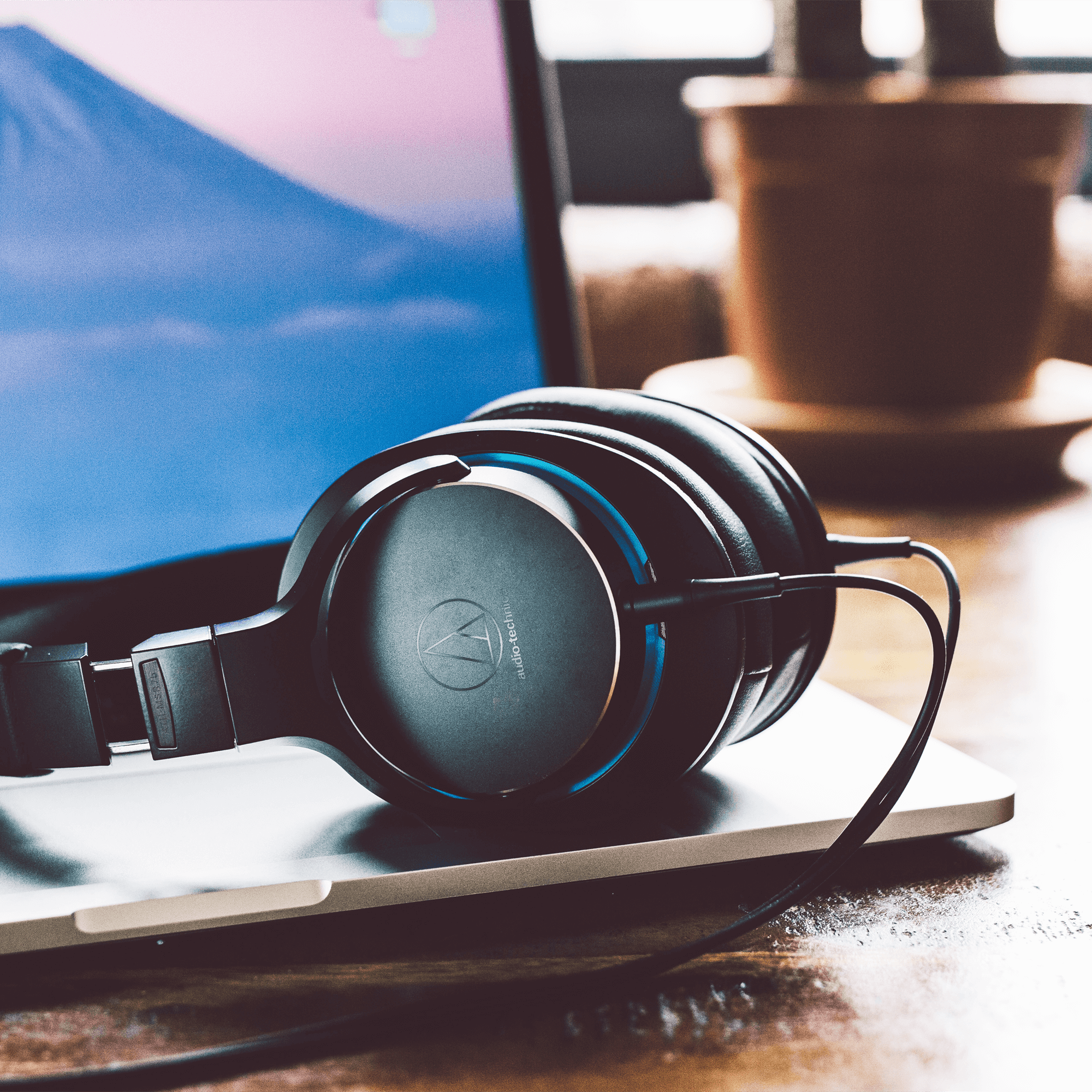 Audio Technica MSR7b High-Resolution Portable Headphones