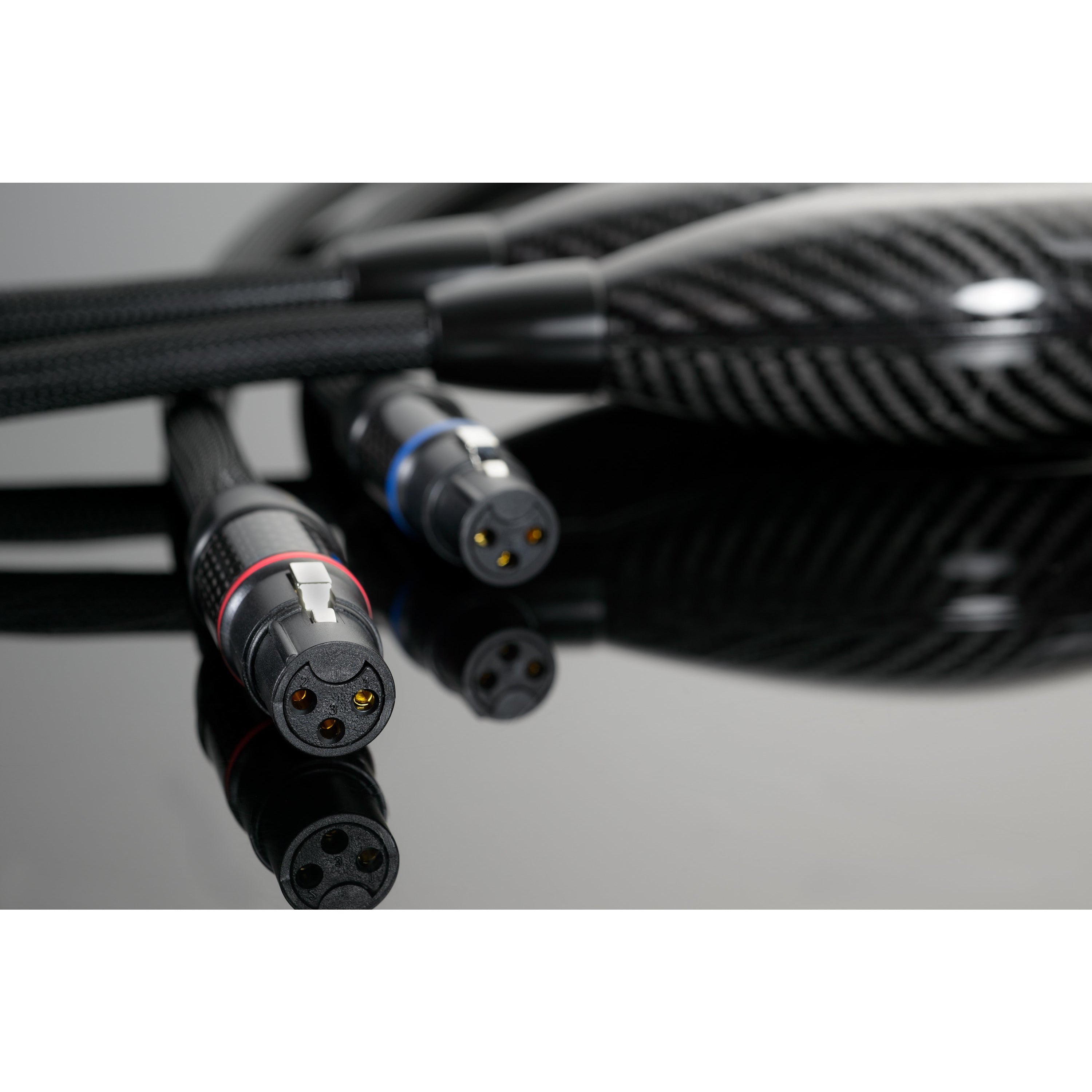Transparent Magnum Opus XLR Interconnect XLR Closeup