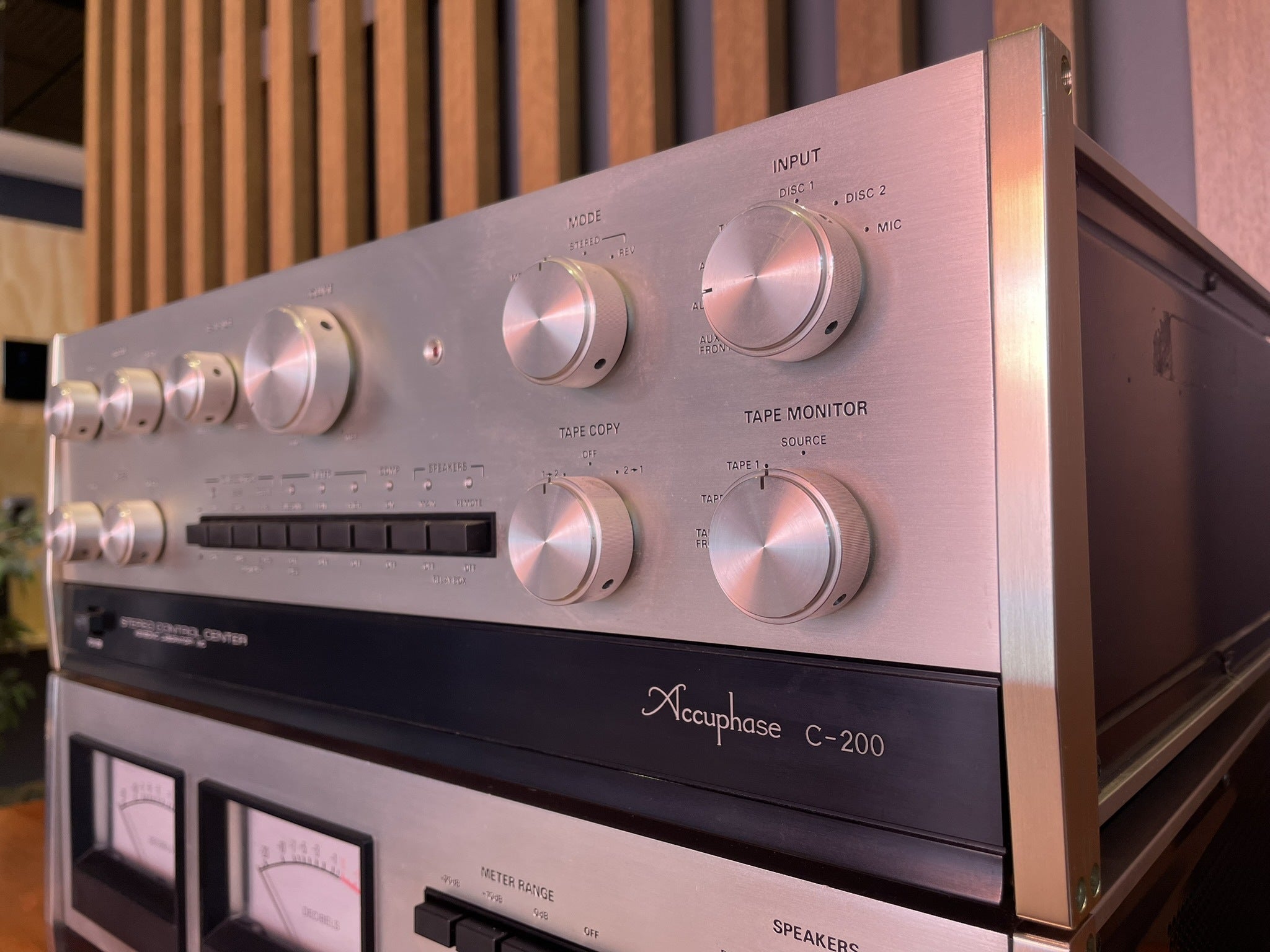 Accuphase C200 Preamplifier and P300 Power Amplifier - Consignment