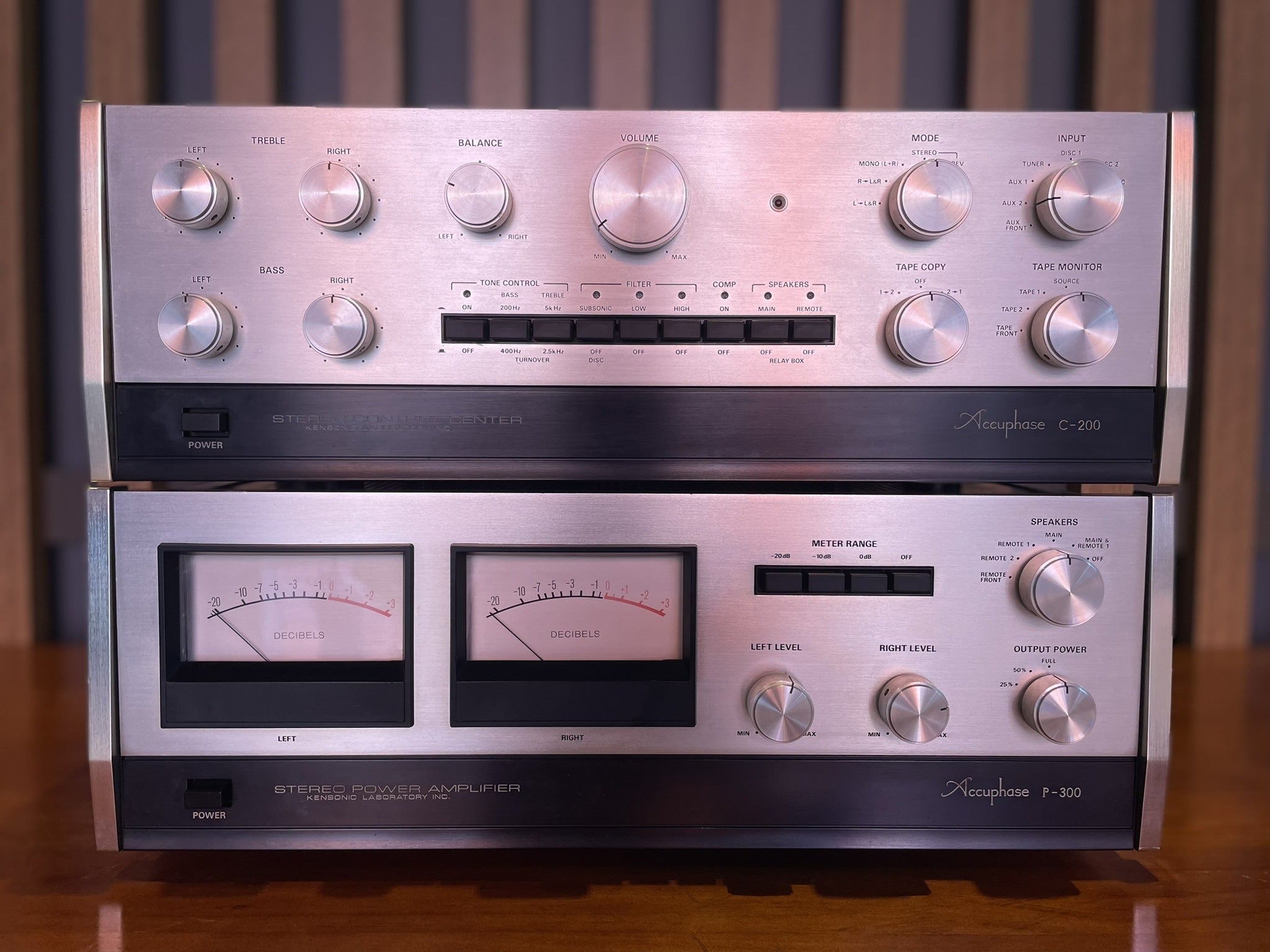 Accuphase C200 Preamplifier and P300 Power Amplifier - Consignment