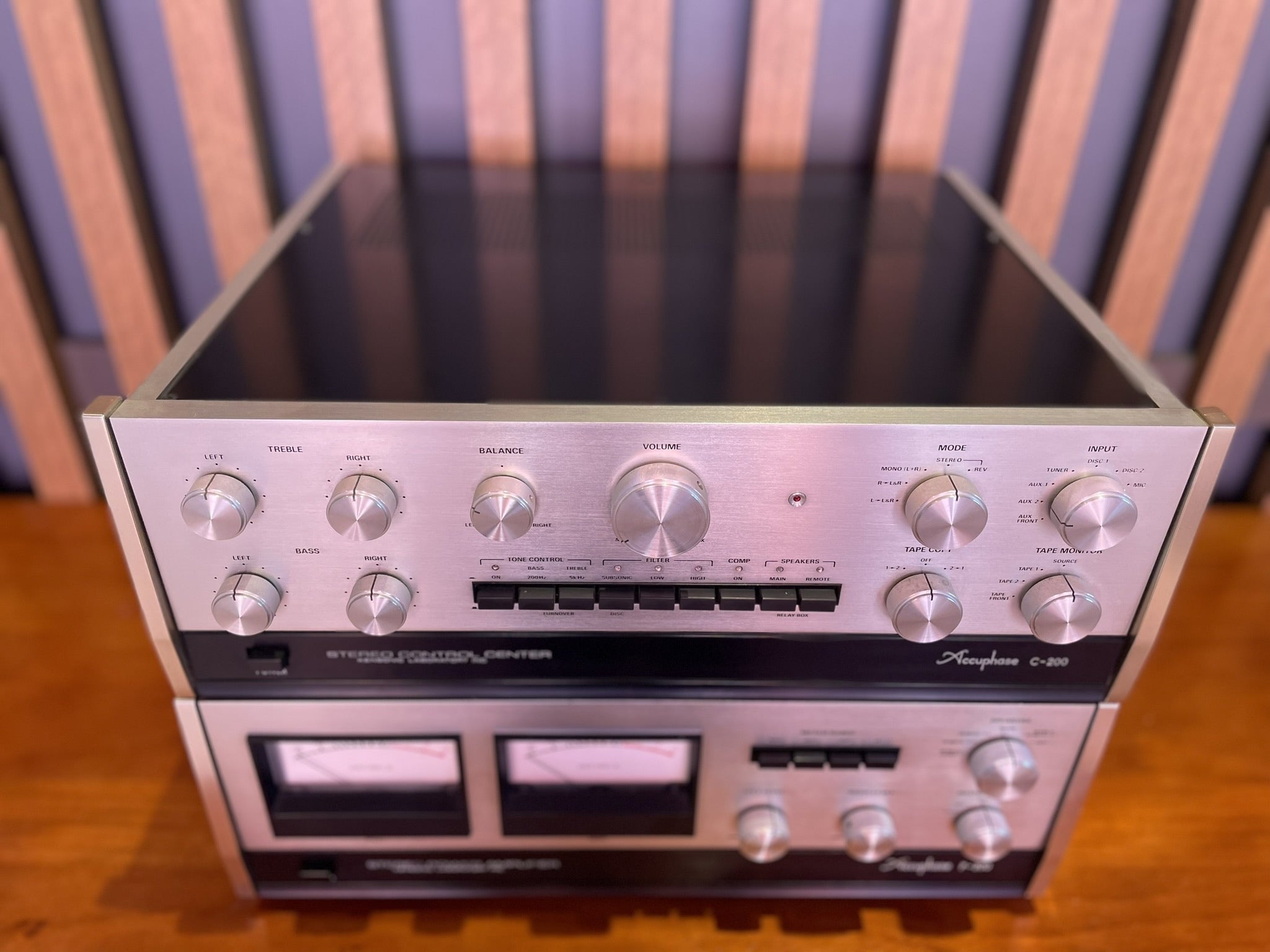 Accuphase C200 Preamplifier and P300 Power Amplifier - Consignment