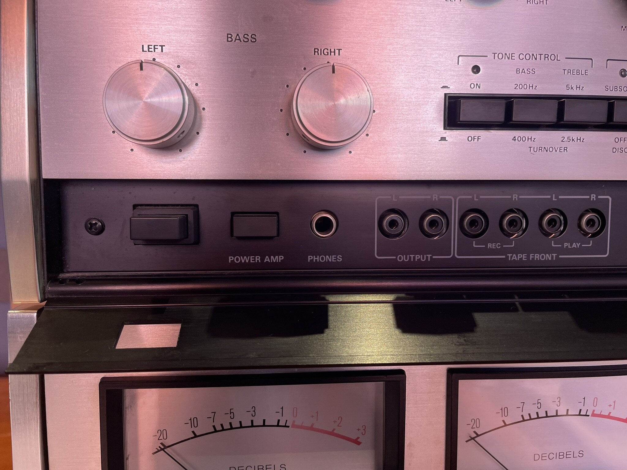 Accuphase C200 Preamplifier and P300 Power Amplifier - Consignment