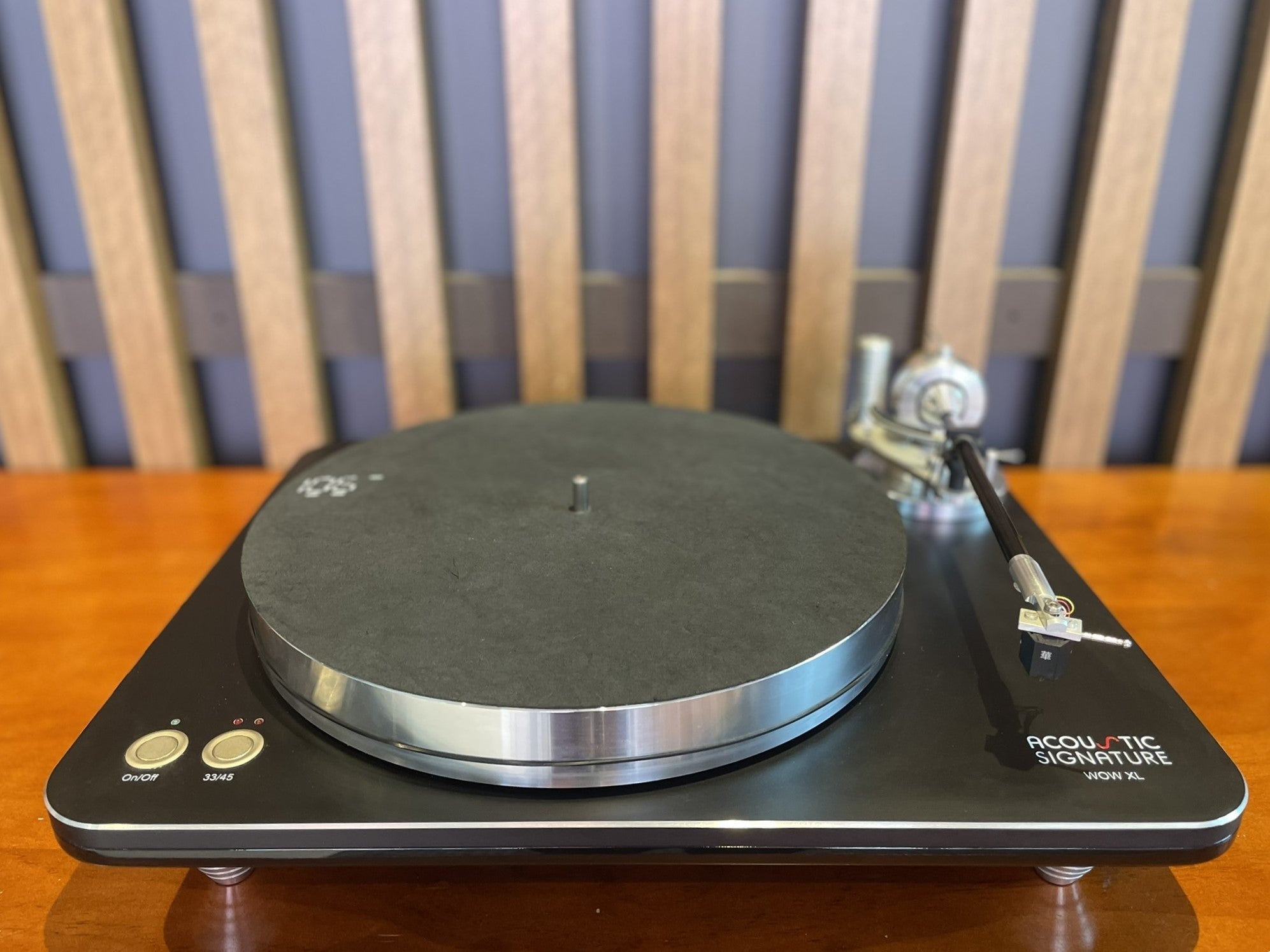 Acoustic Signature WOW XL with TA-1000 Tonearm - Consignment