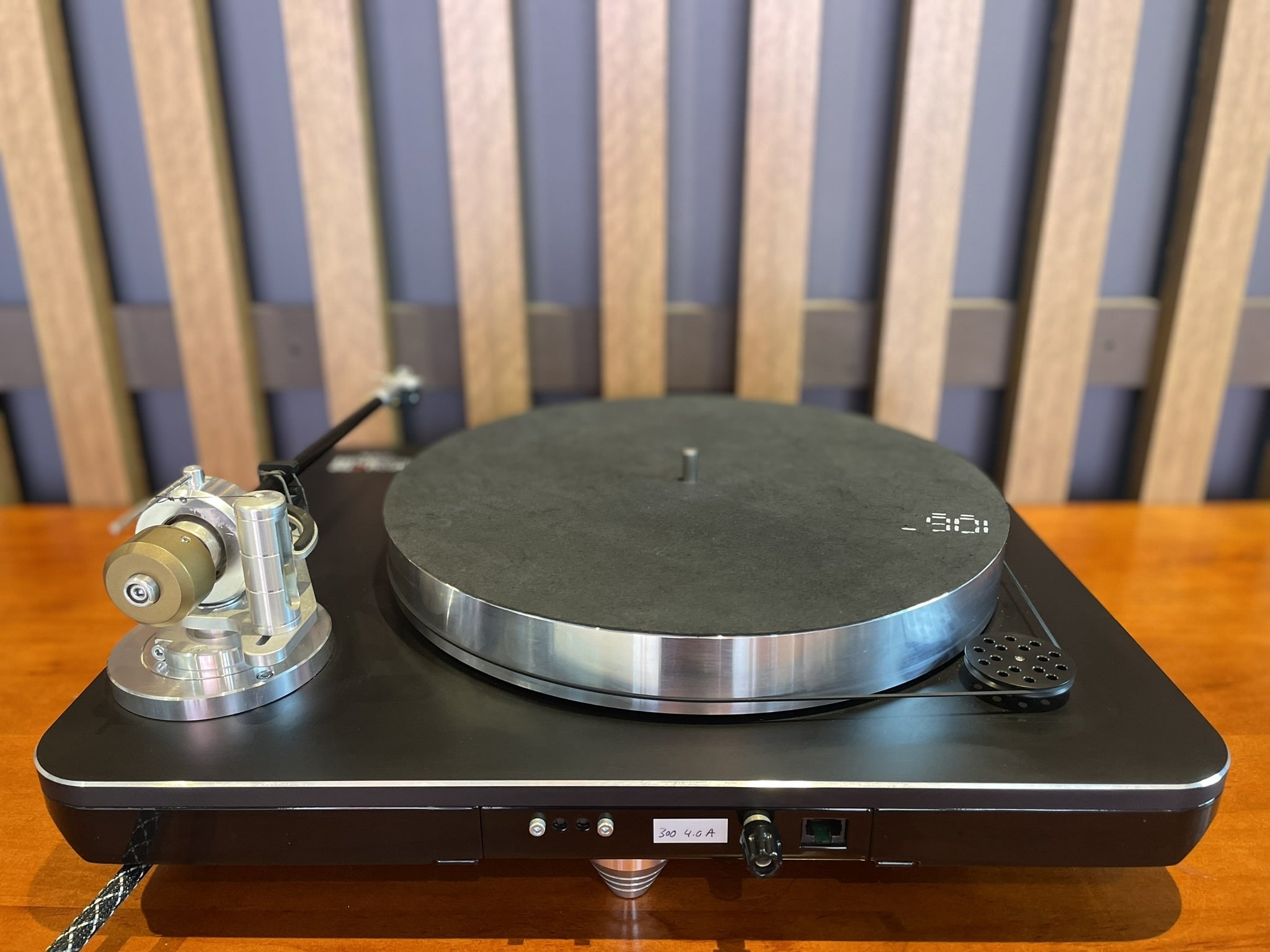 Acoustic Signature WOW XL with TA-1000 Tonearm - Consignment