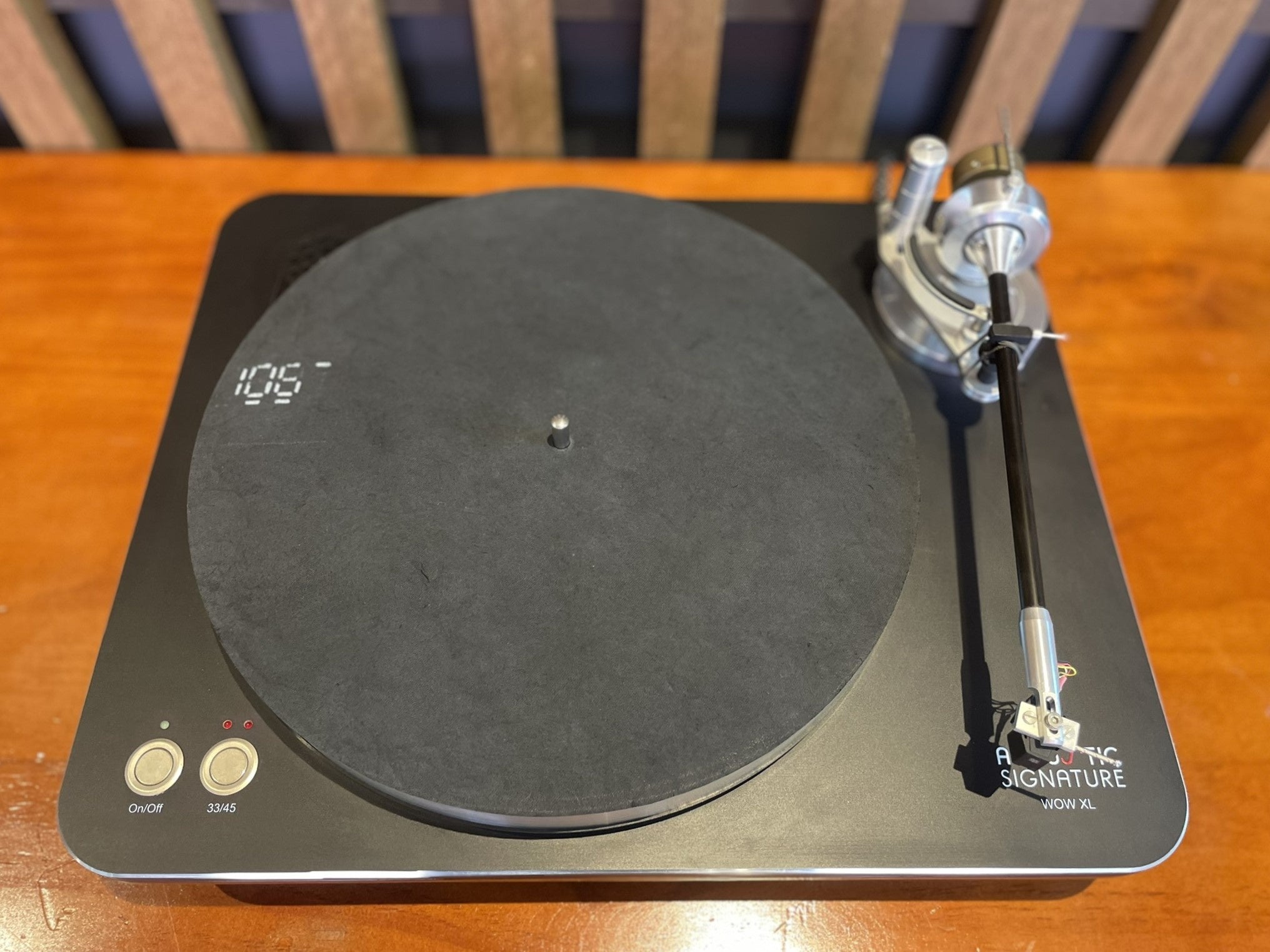 Acoustic Signature WOW XL with TA-1000 Tonearm - Consignment