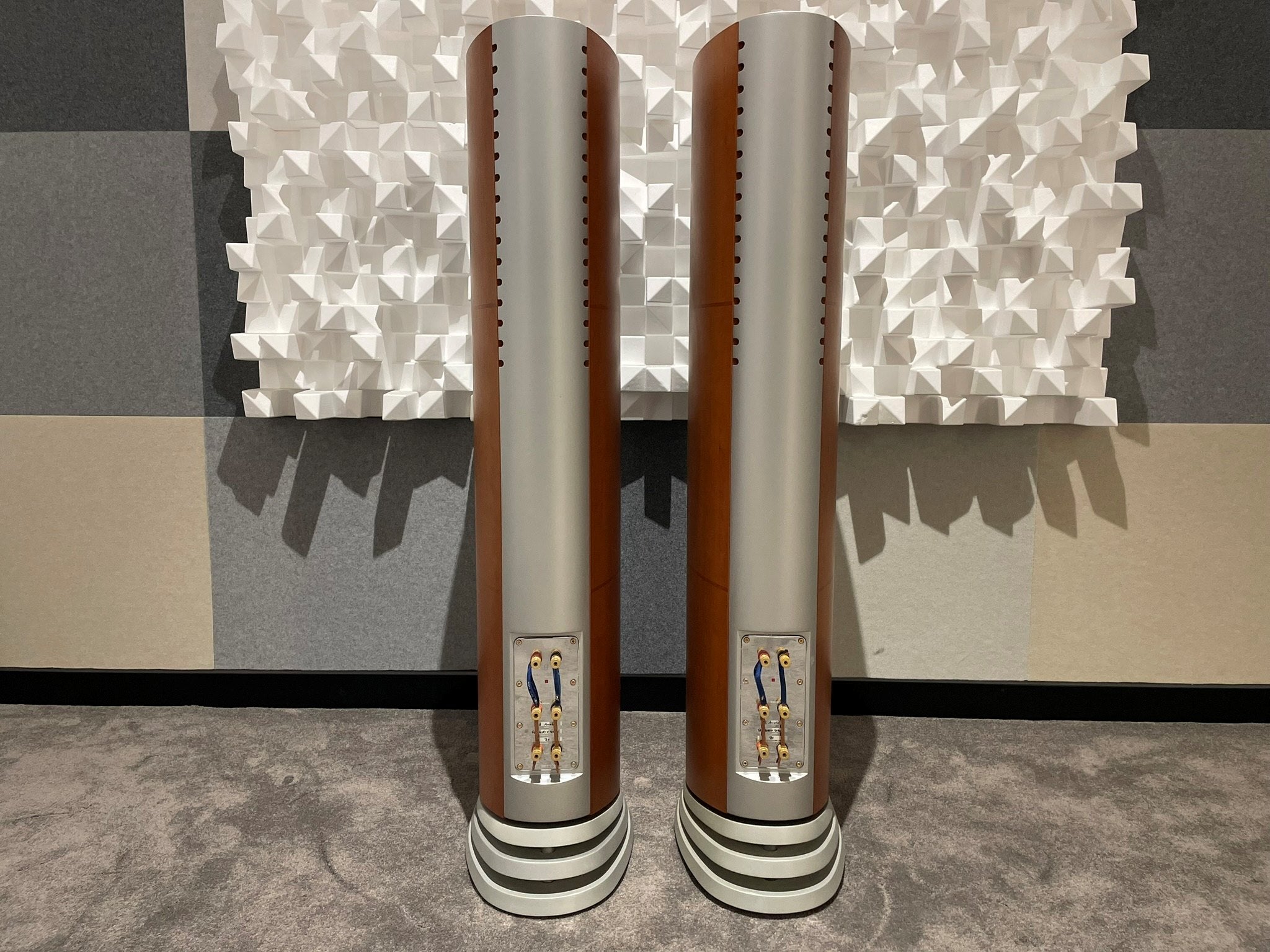 Audiovector Si6 Avantgarde Arrete Floorstanding Speakers - Consignment