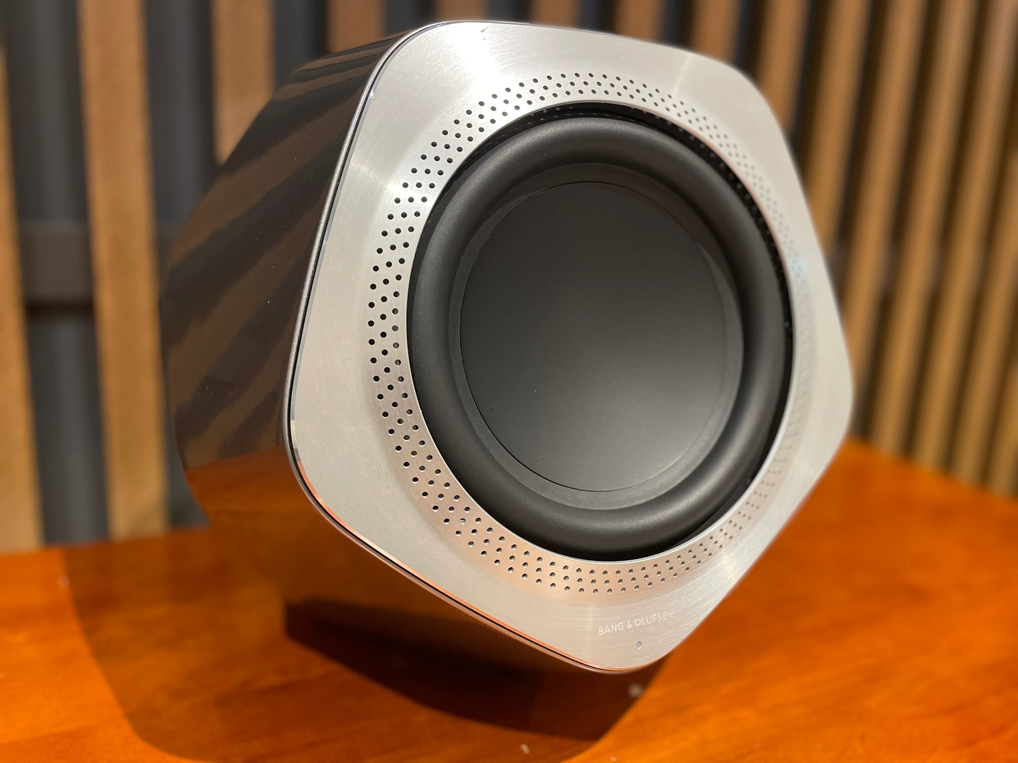 Bang & Olufsen Beolab 19 Subwoofer, Silver - Consignment