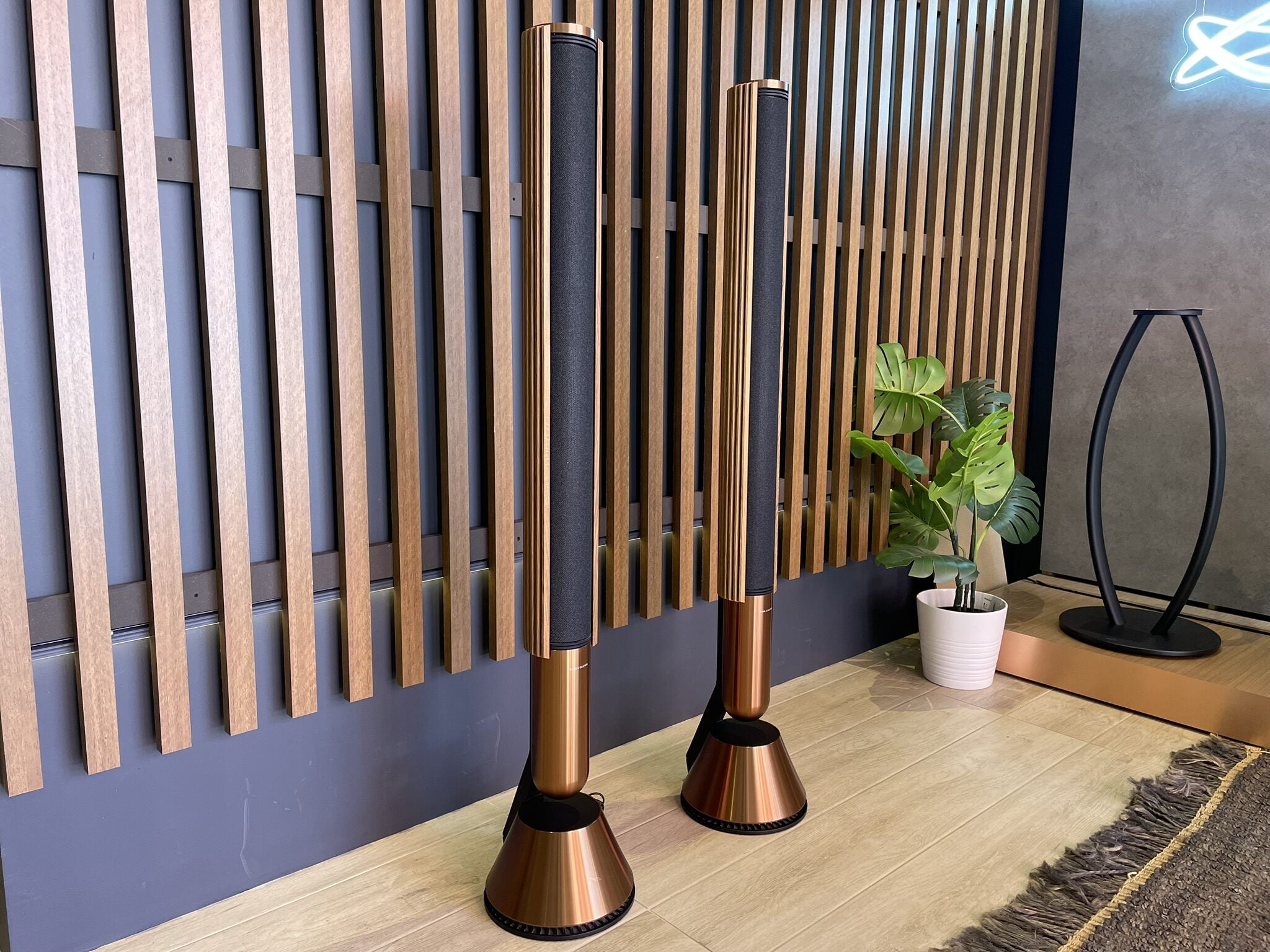 Bang & Olufsen Beolab 28 Wireless Stereo Speakers - Consignment