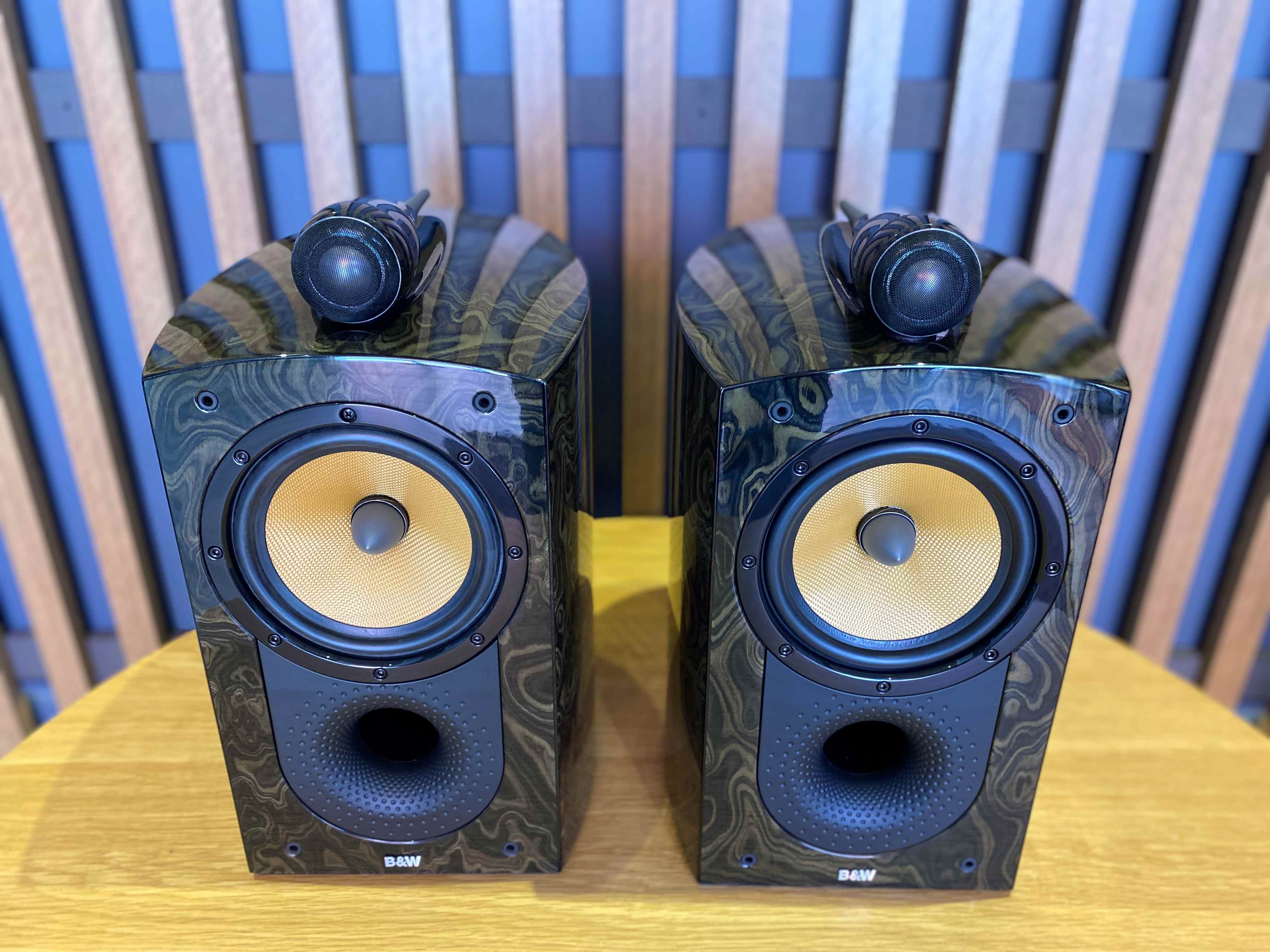 Bowers and Wilkins 805 Signature Bookshelf Speakers (Tiger Eye) - As Traded
