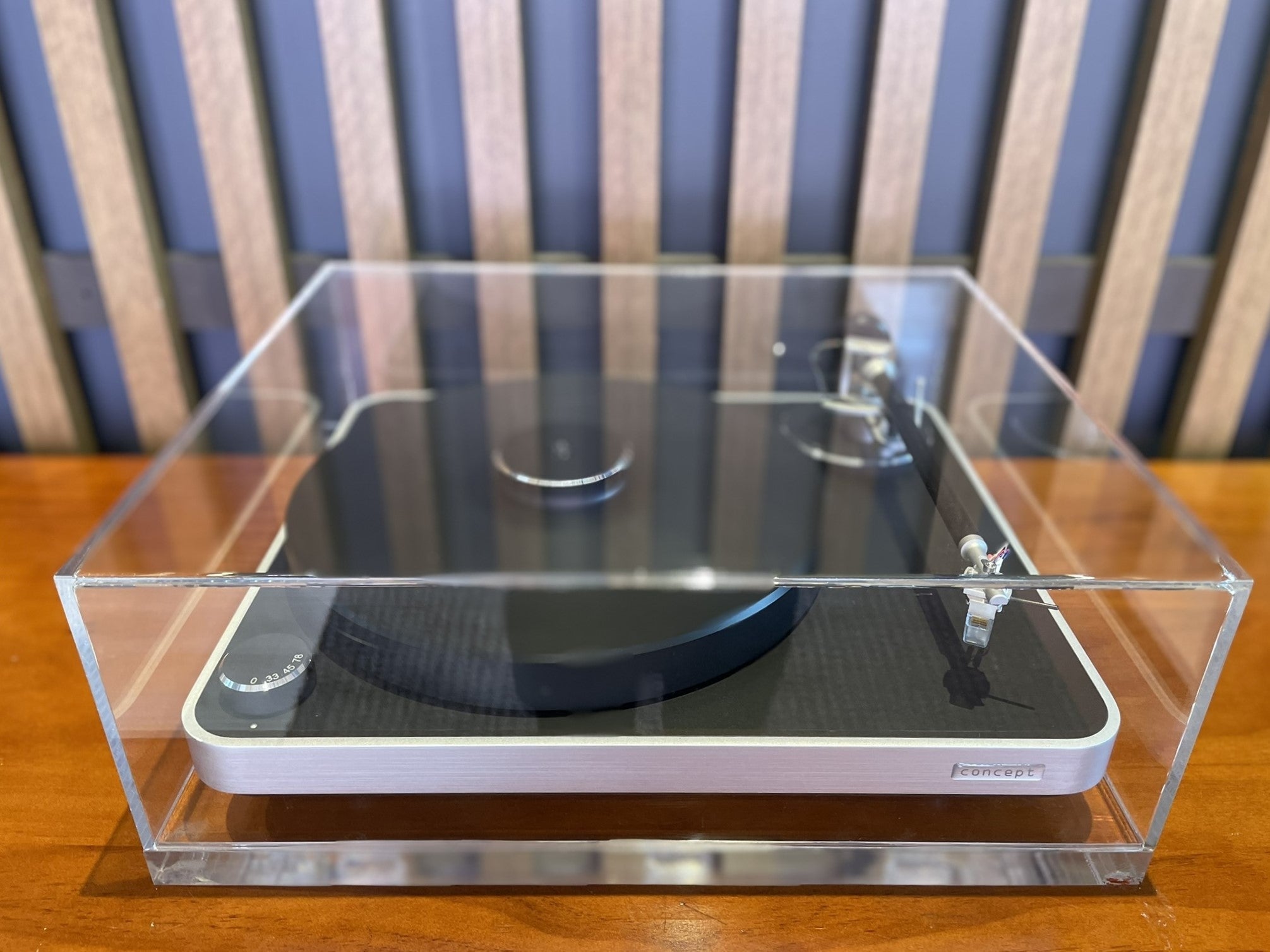 Clearaudio Concept Turntable and Custom Cover - Consignment