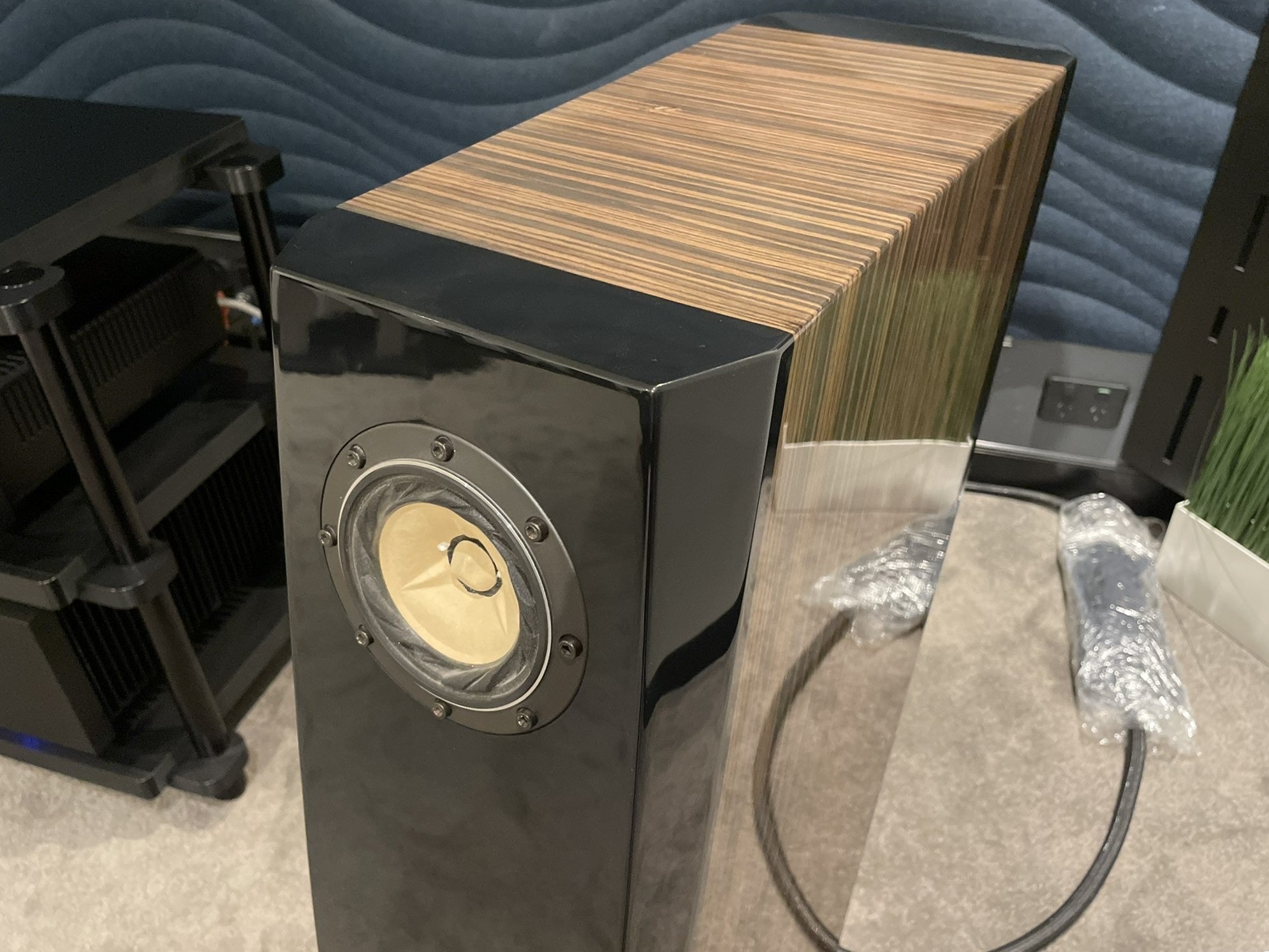 Gemme Audio Vivace v2 Floorstanding Speakers - Consignment