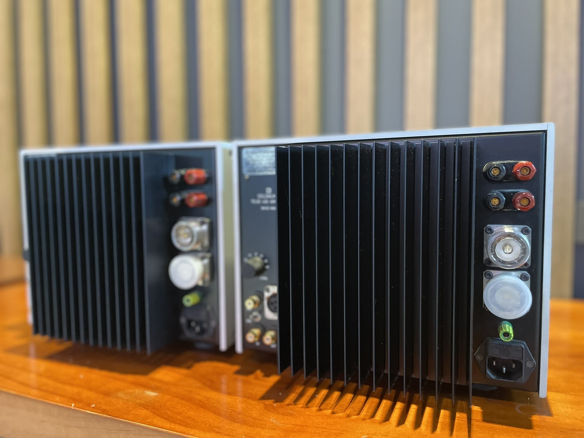 Goldmund Telos 400 Power Amplifier Pair - Consignment