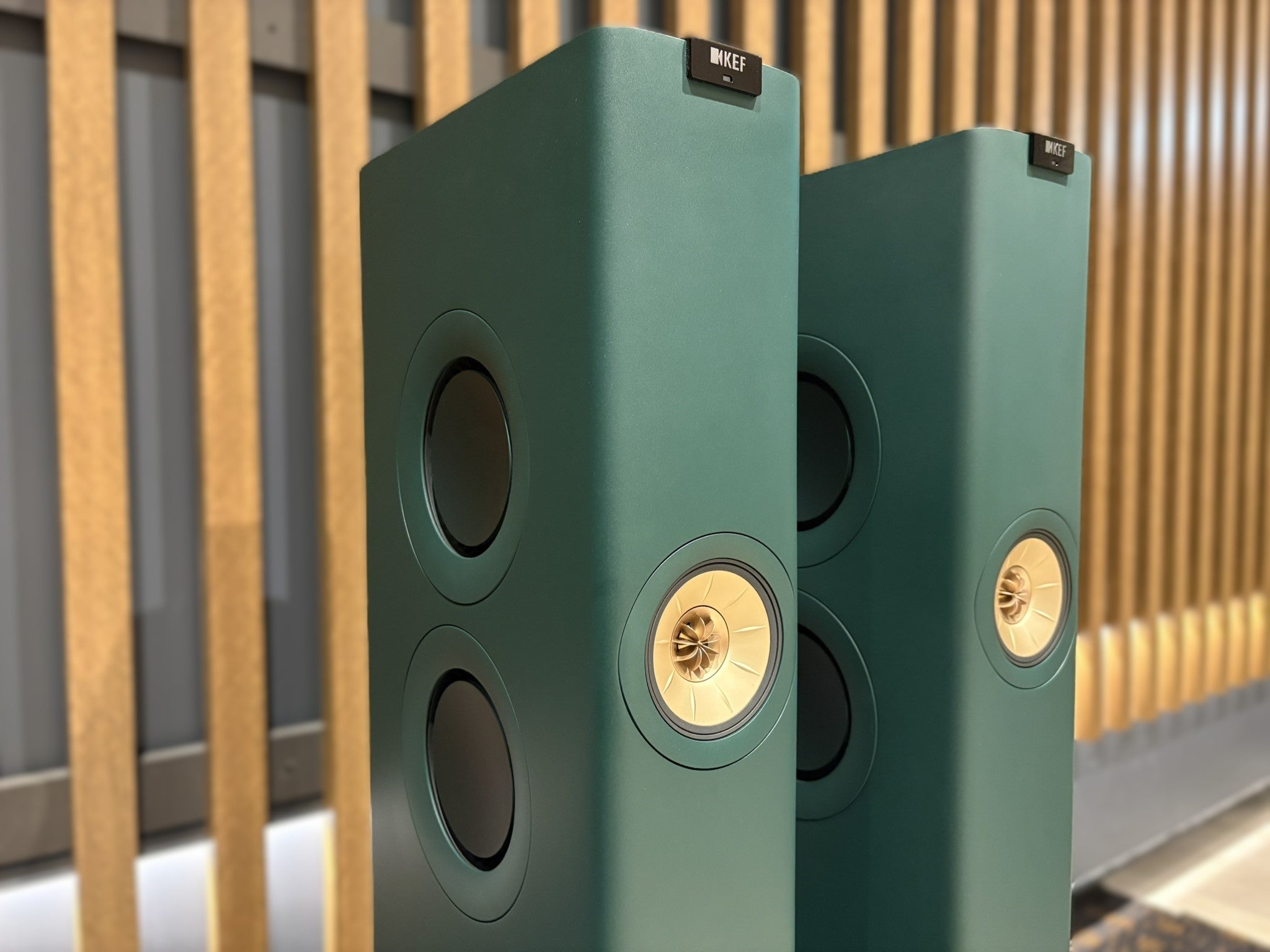 KEF LS60 Wireless Floorstanding Speakers Lotus Edition - As Traded