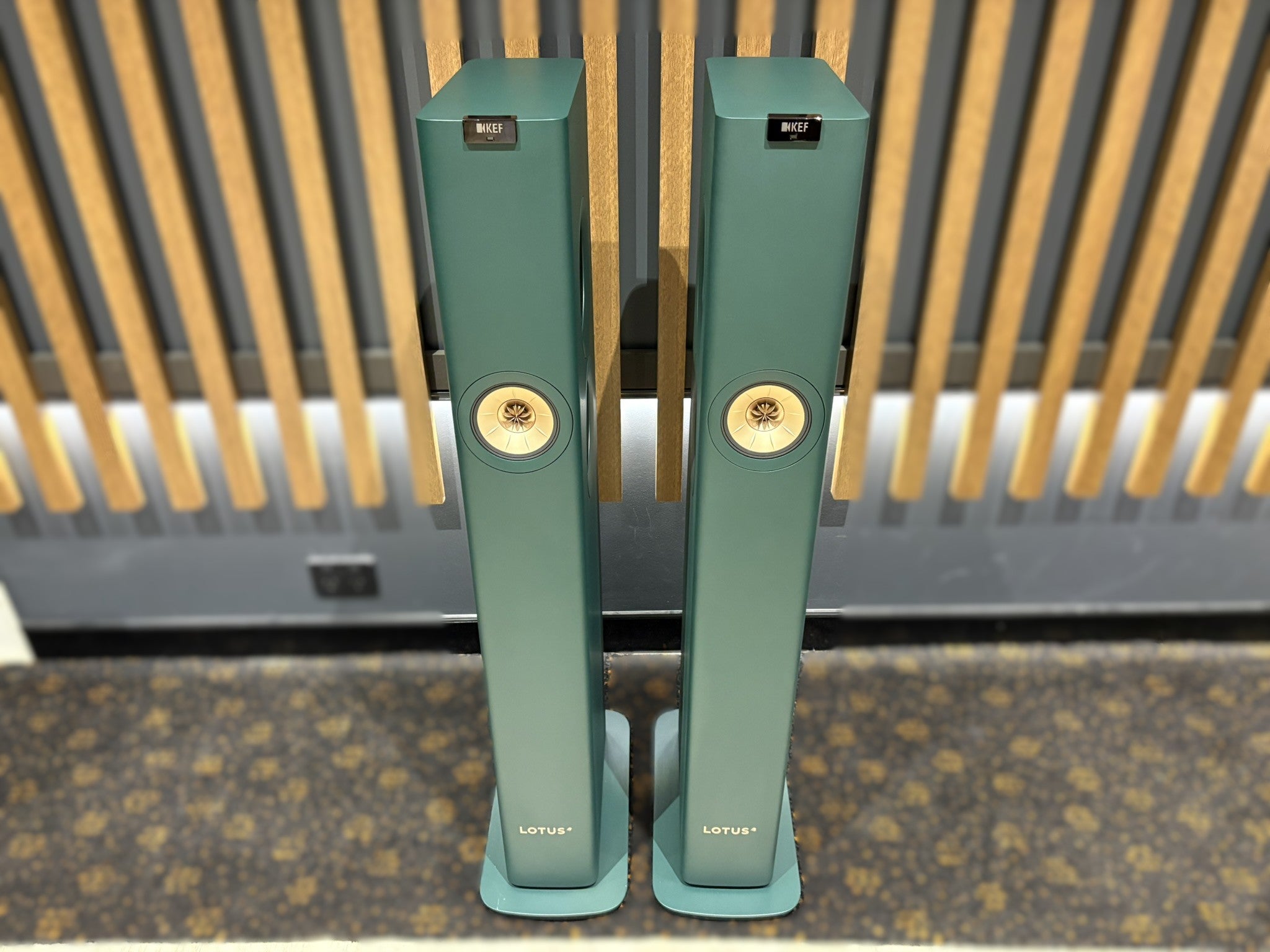 KEF LS60 Wireless Floorstanding Speakers Lotus Edition - As Traded