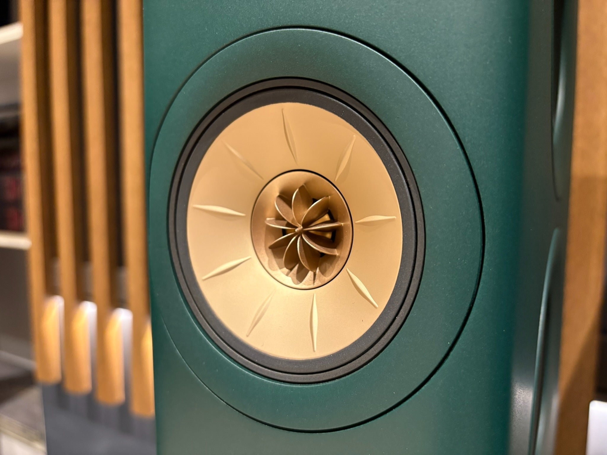 KEF LS60 Wireless Floorstanding Speakers Lotus Edition - As Traded
