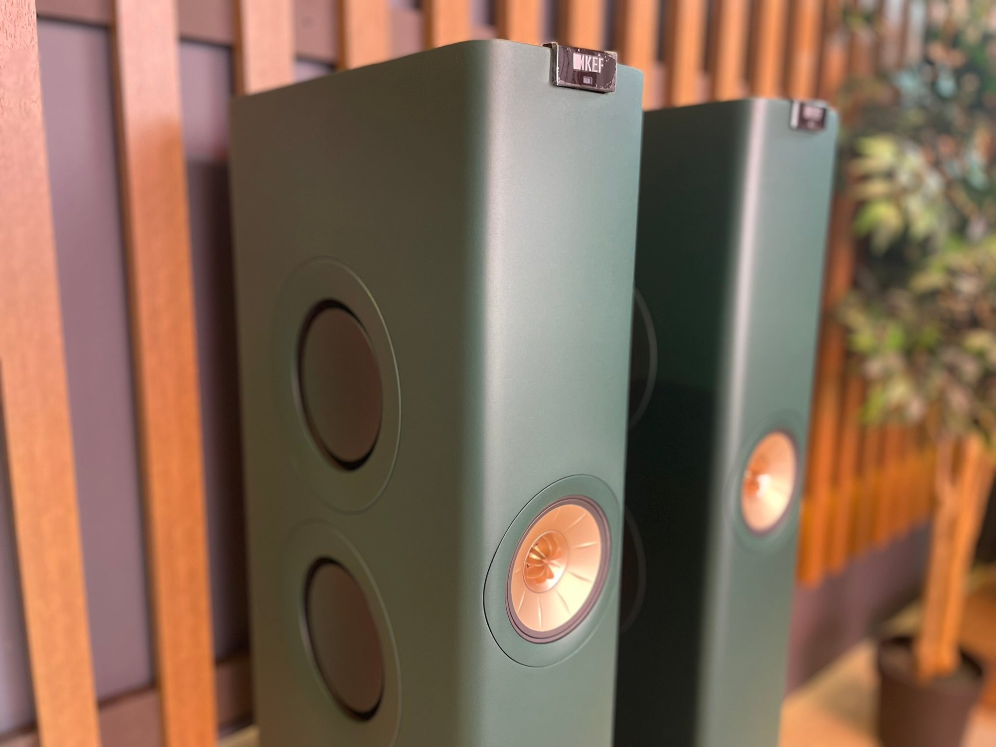 KEF LS60 Wireless Floorstanding Speakers Lotus Edition - As Traded