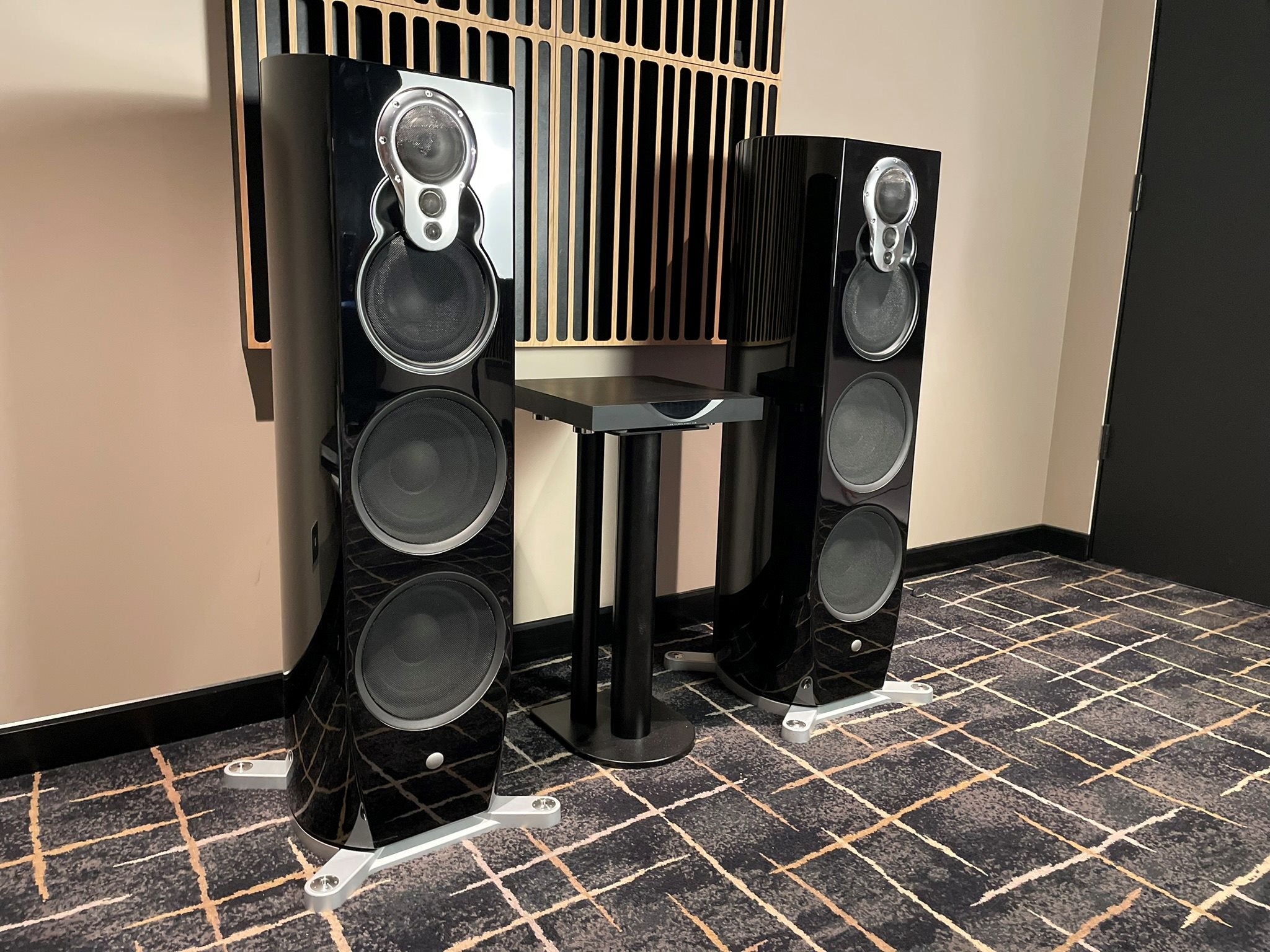 Linn 350 Klimax Exakt Floorstanding Speakers with Klimax Exakt DSM - As Traded