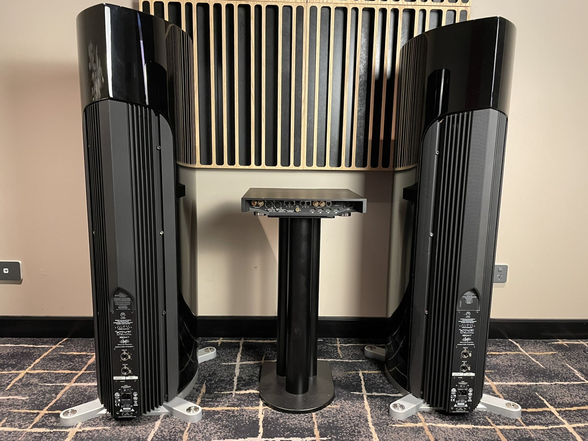 Linn 350 Klimax Exakt Floorstanding Speakers with Klimax Exakt DSM - As Traded