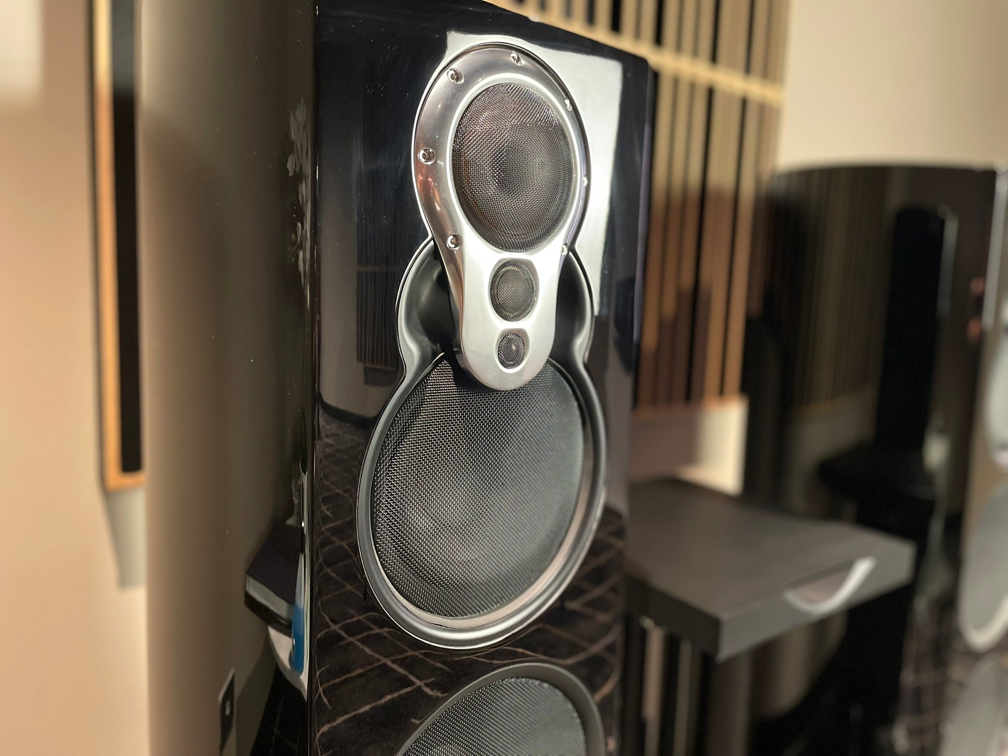 Linn 350 Klimax Exakt Floorstanding Speakers with Klimax Exakt DSM - As Traded