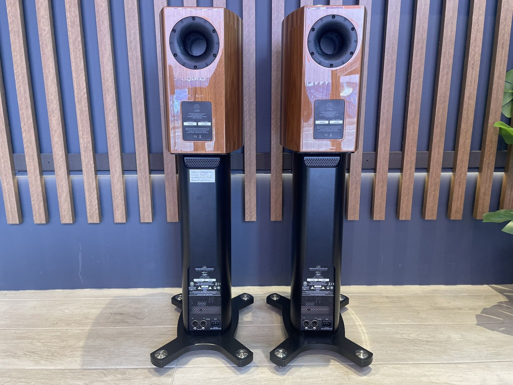 Linn Exakt Akudorik Bookshelf Speakers - Ex Demo