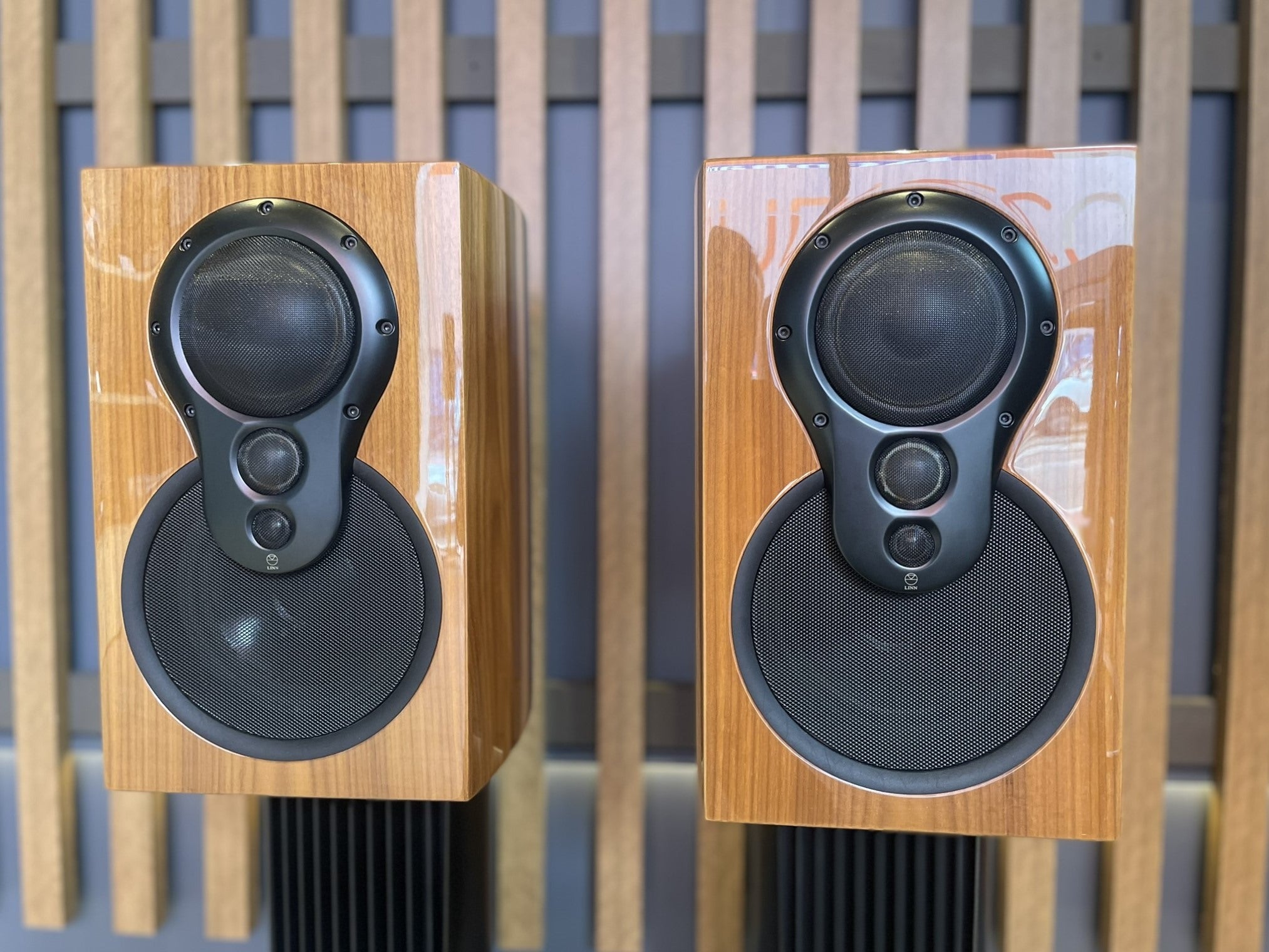 Linn Exakt Akudorik Bookshelf Speakers - Ex Demo