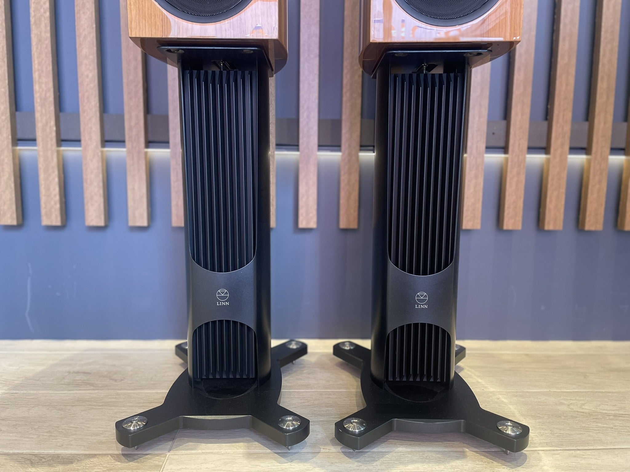 Linn Exakt Akudorik Bookshelf Speakers - Ex Demo