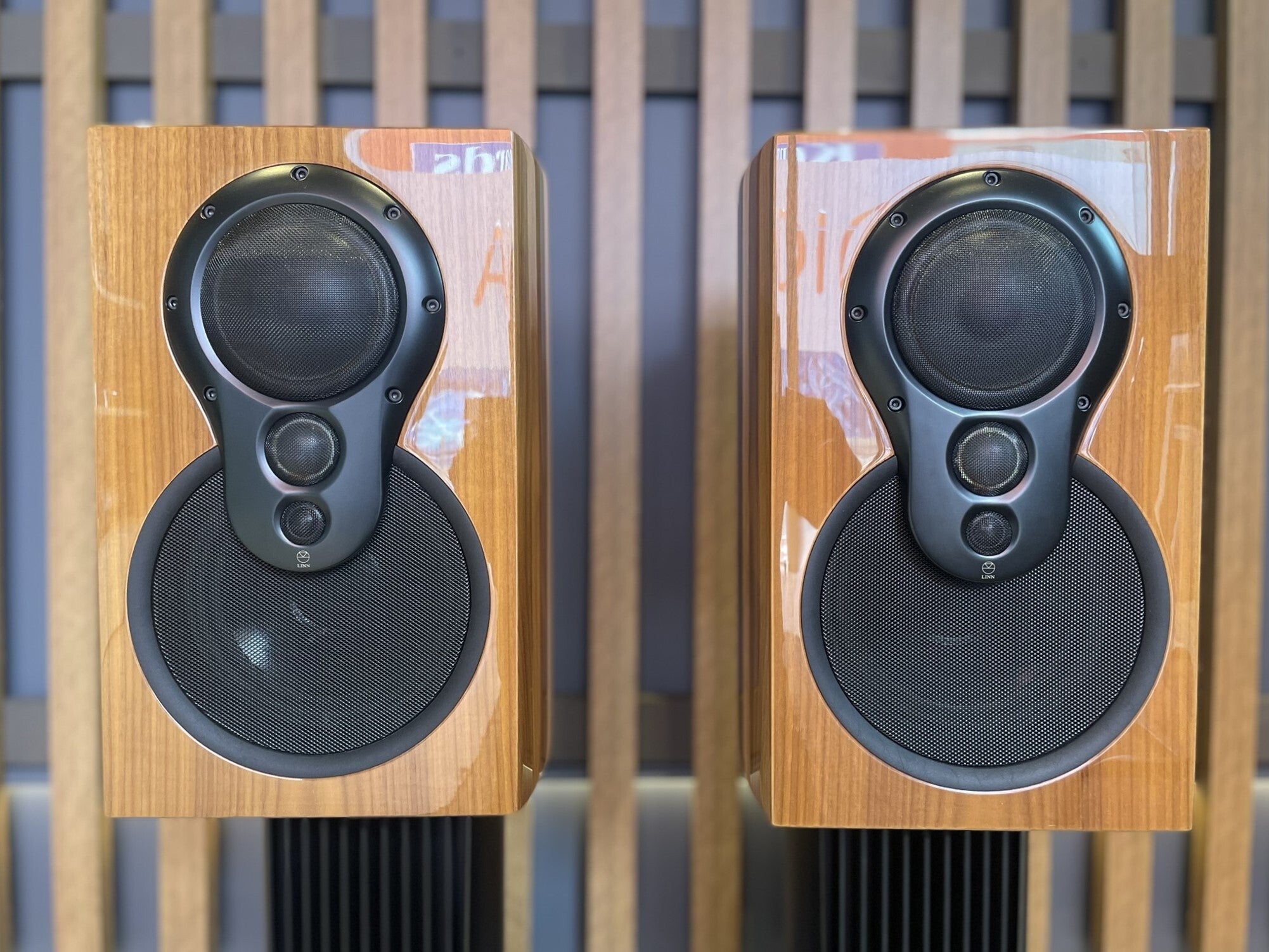 Linn Exakt Akudorik Bookshelf Speakers - Ex Demo