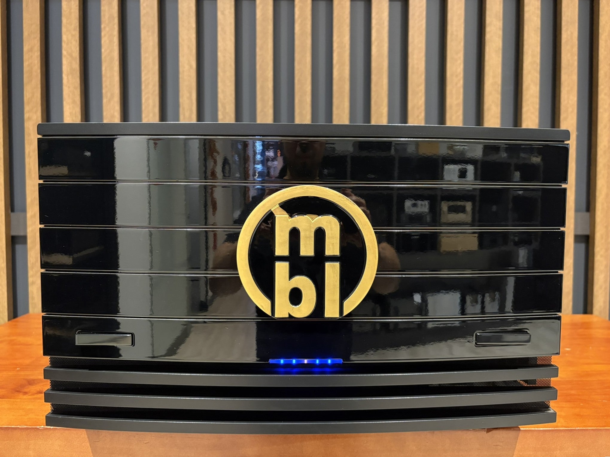 MBL 9008 Stereo Power Amplifier - Consignment
