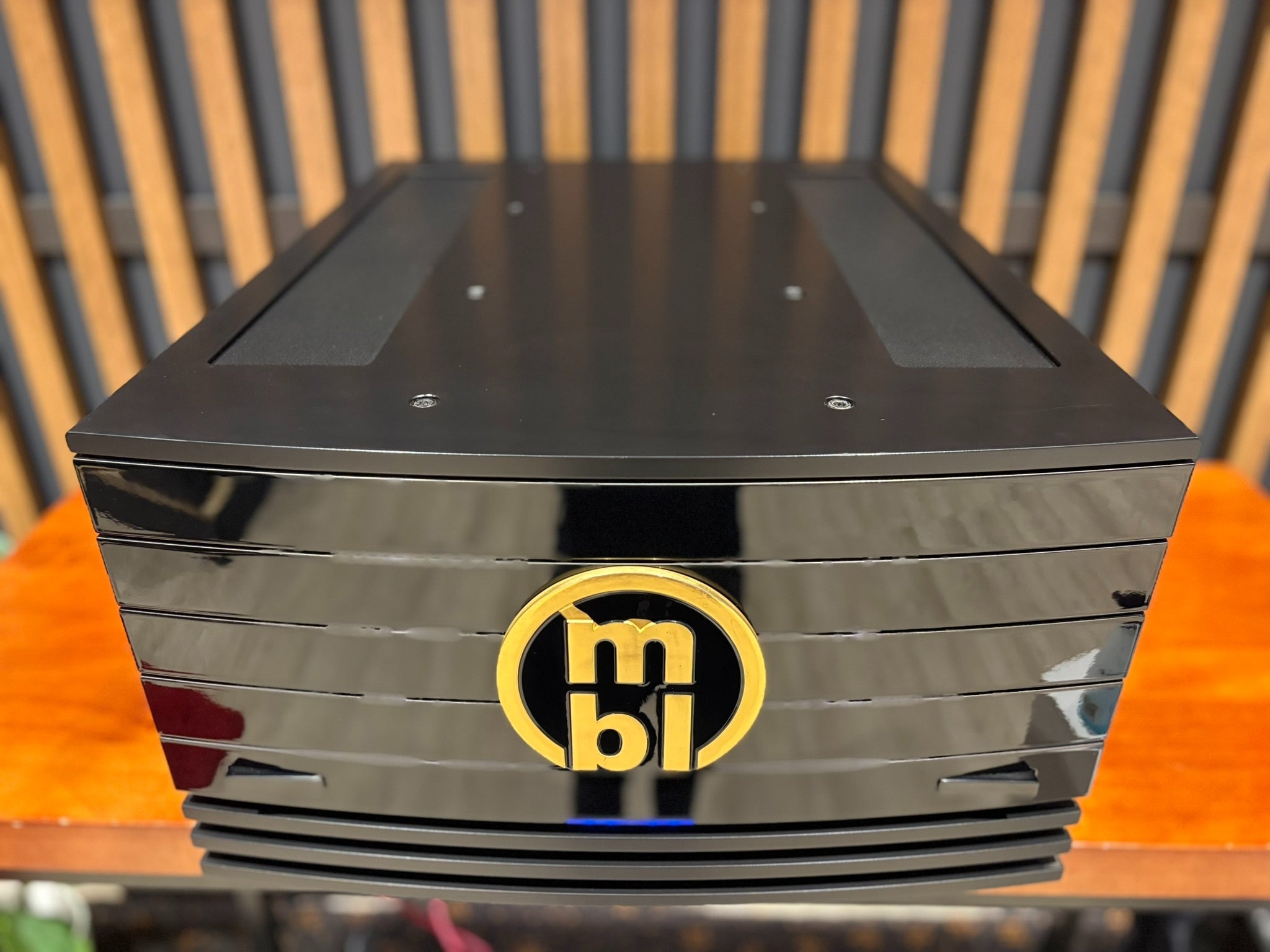MBL 9008 Stereo Power Amplifier - Consignment
