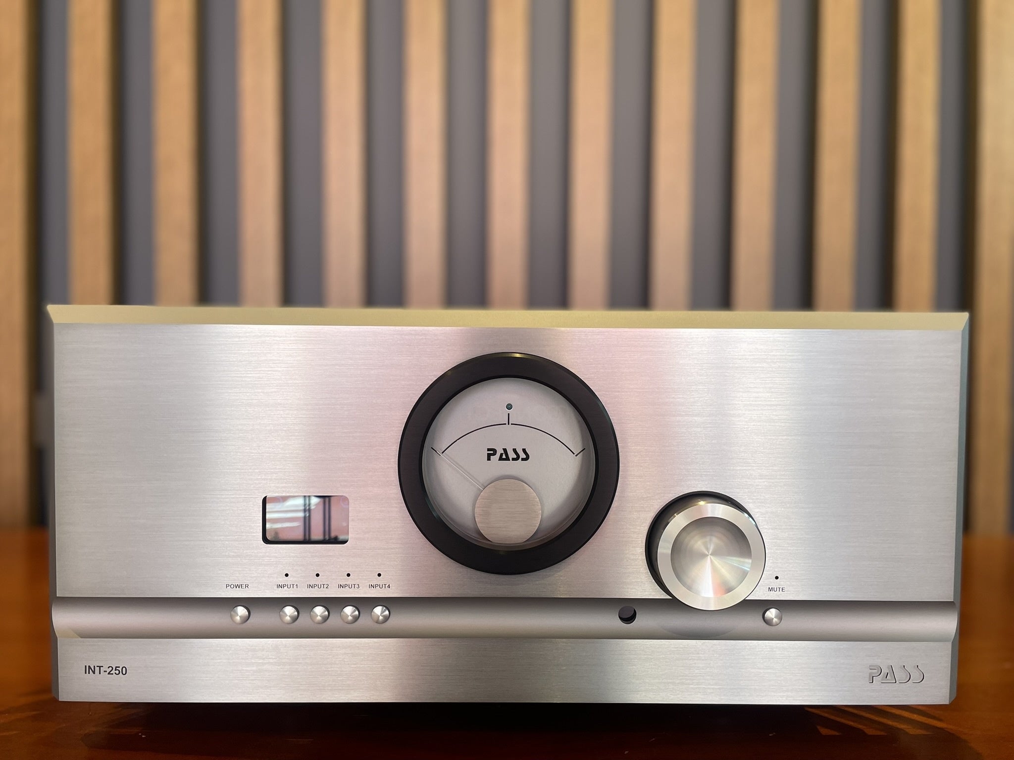 Pass Labs INT-250 Integrated Amplifier - Consignment