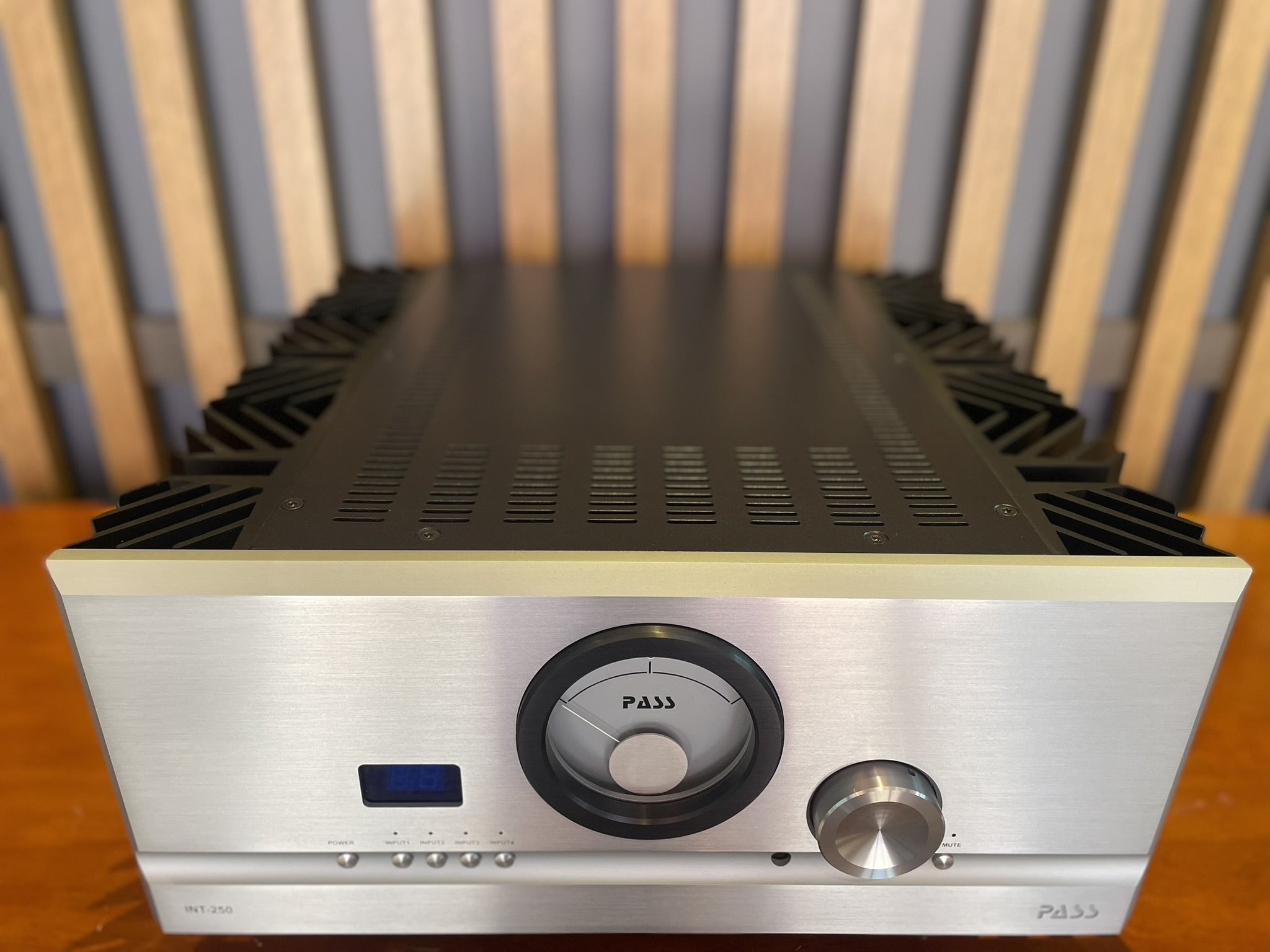 Pass Labs INT-250 Integrated Amplifier - Consignment