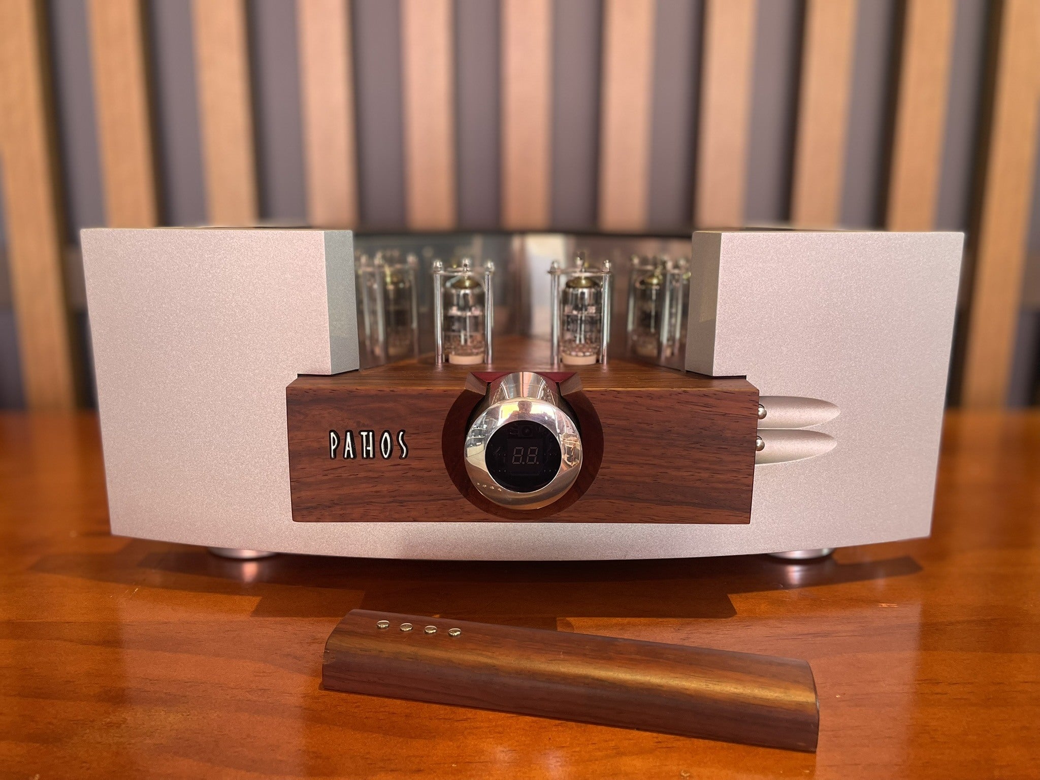 Pathos Logos Integrated Stereo Amplifier - Consignment