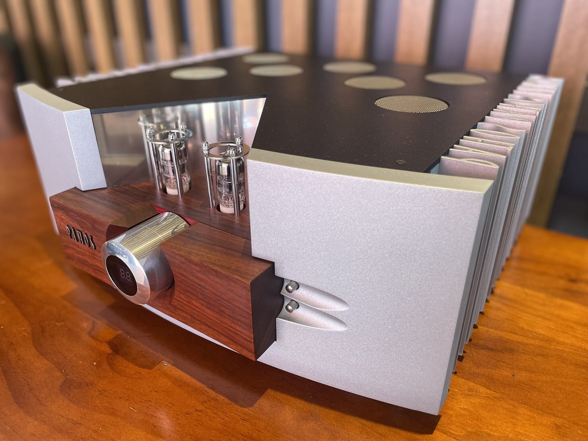 Pathos Logos Integrated Stereo Amplifier - Consignment