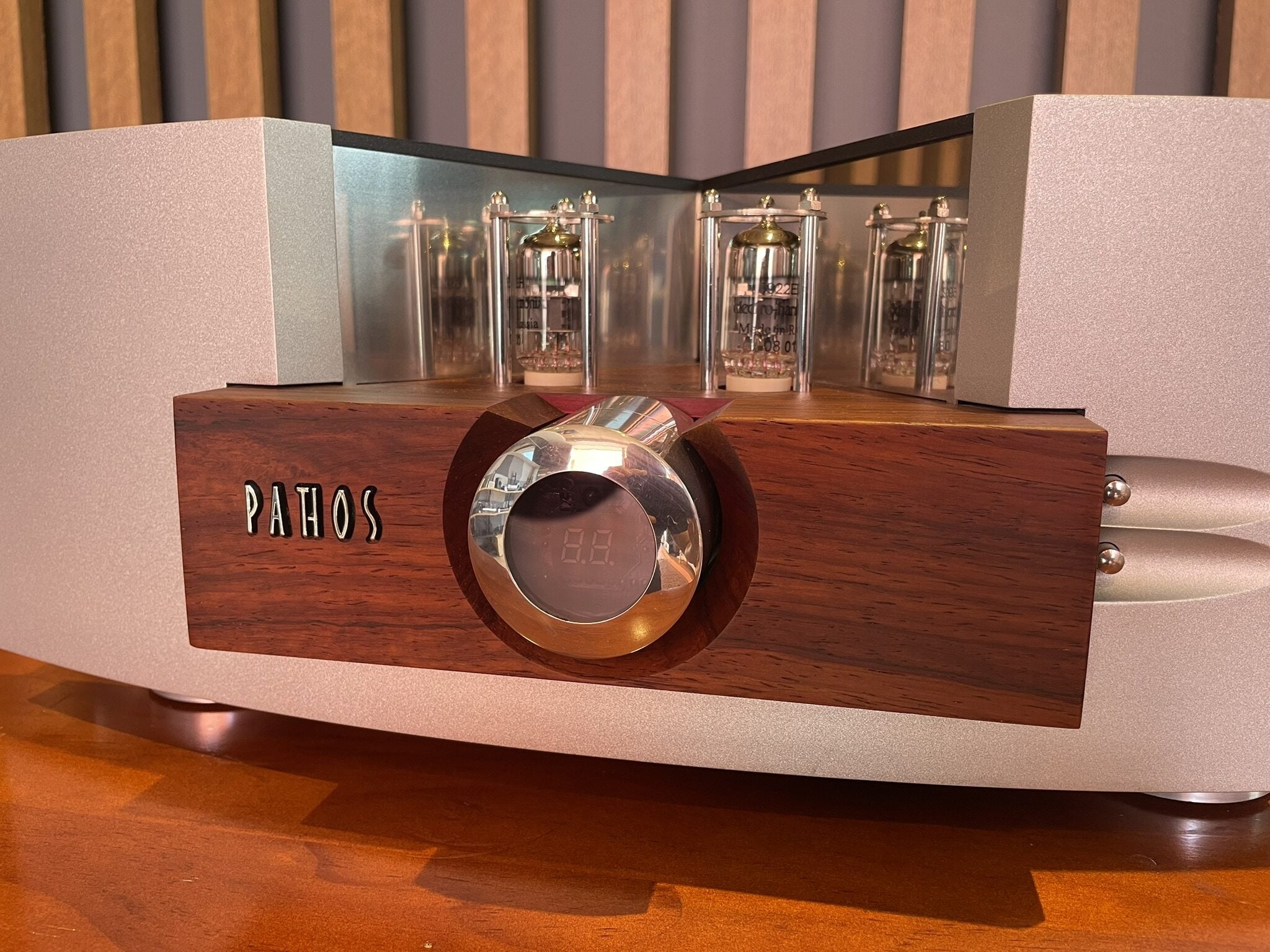 Pathos Logos Integrated Stereo Amplifier - Consignment