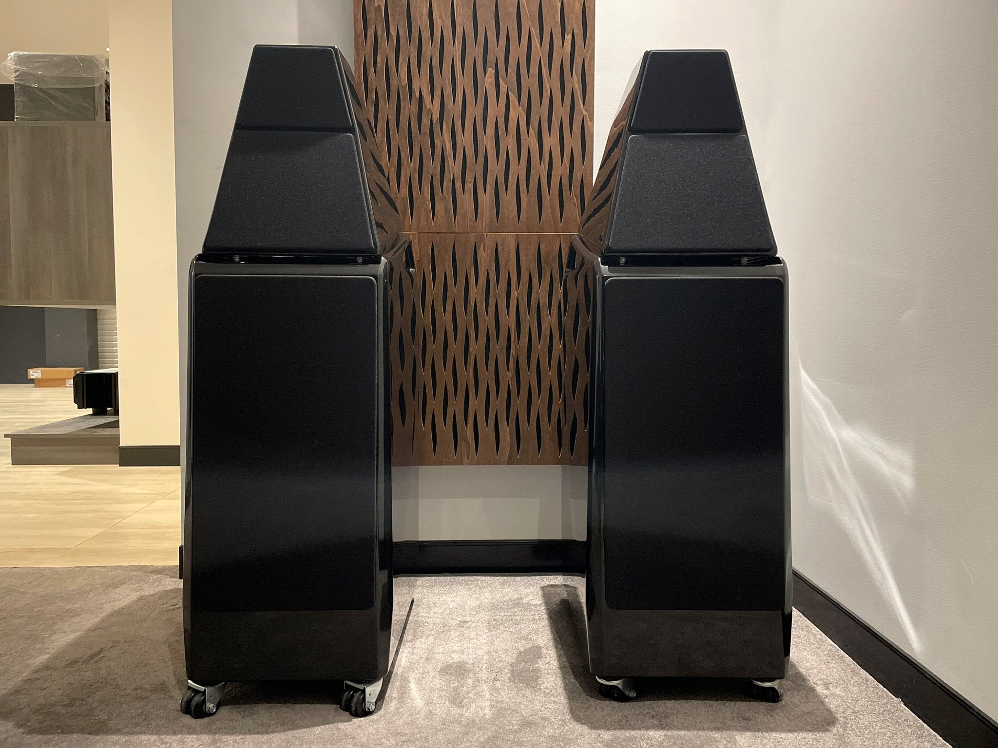 Wilson Sasha DAW Floorstanding Speakers - Consignment