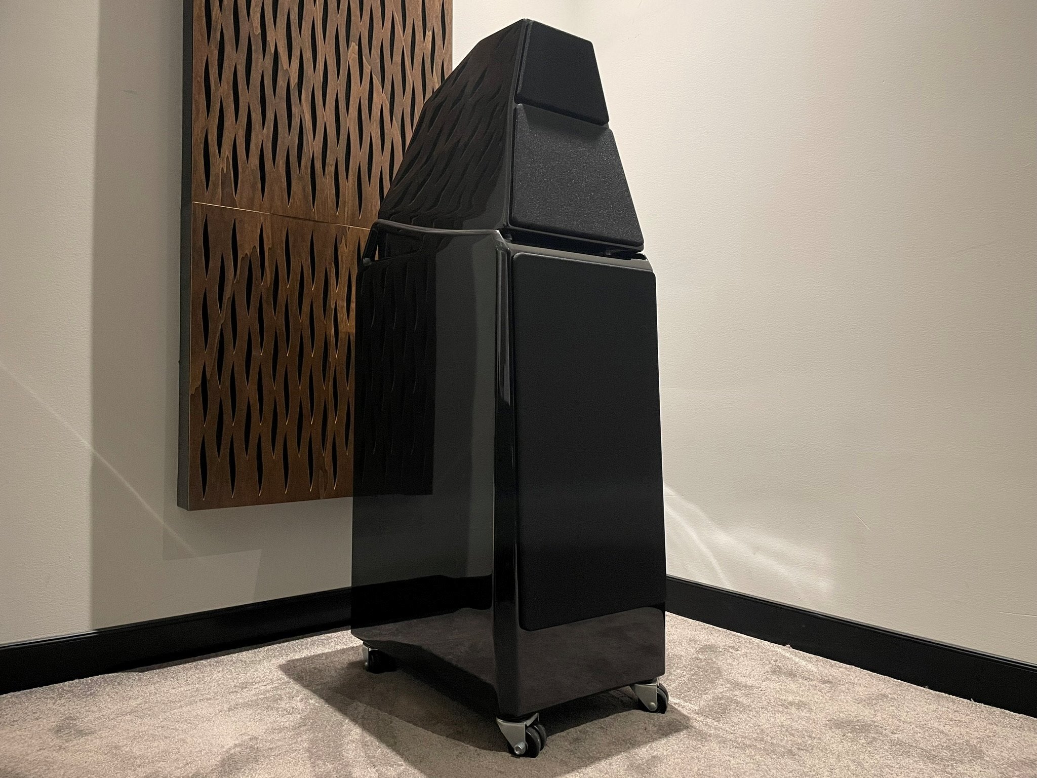 Wilson Sasha DAW Floorstanding Speakers - Consignment