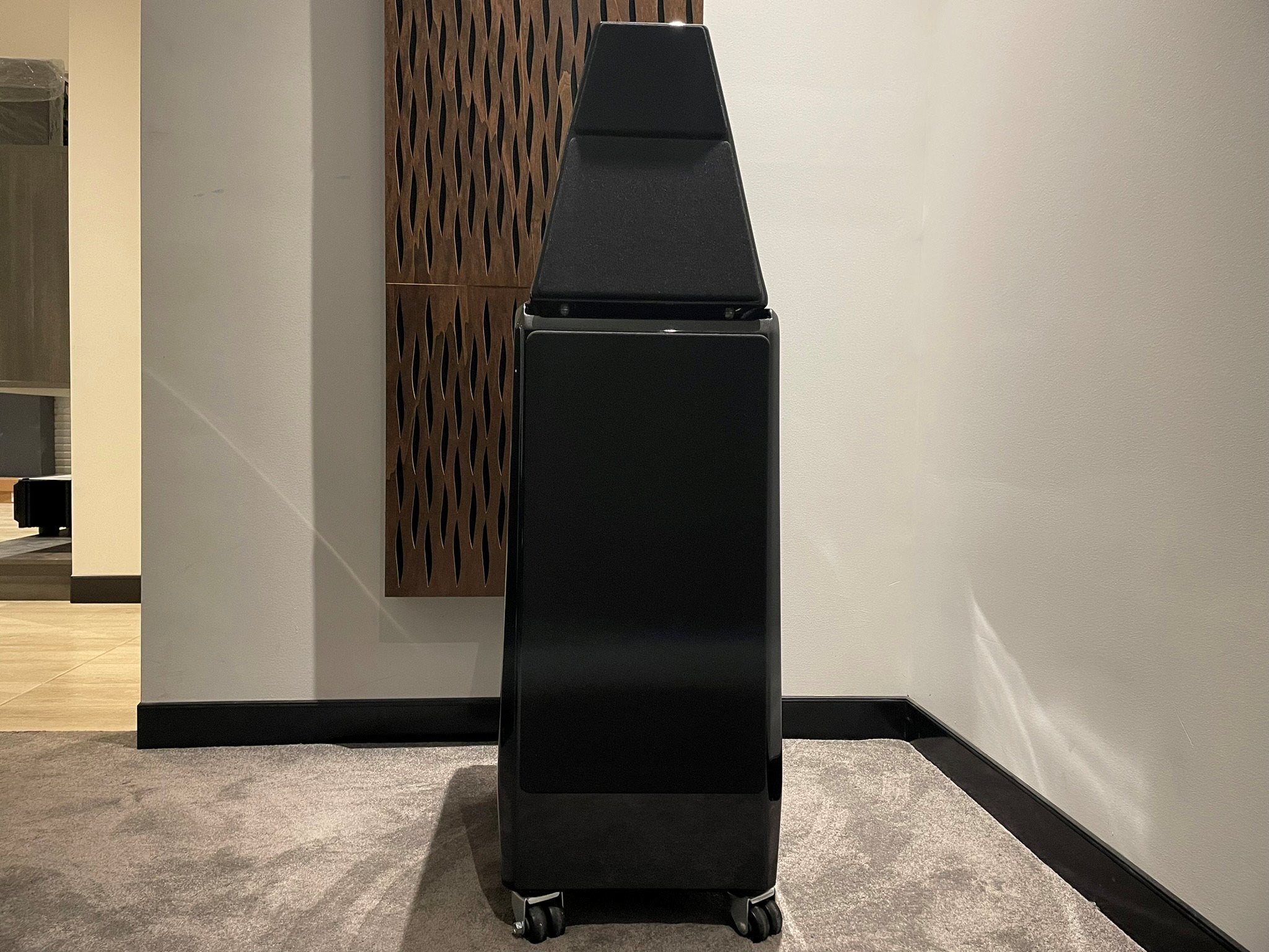 Wilson Sasha DAW Floorstanding Speakers - Consignment