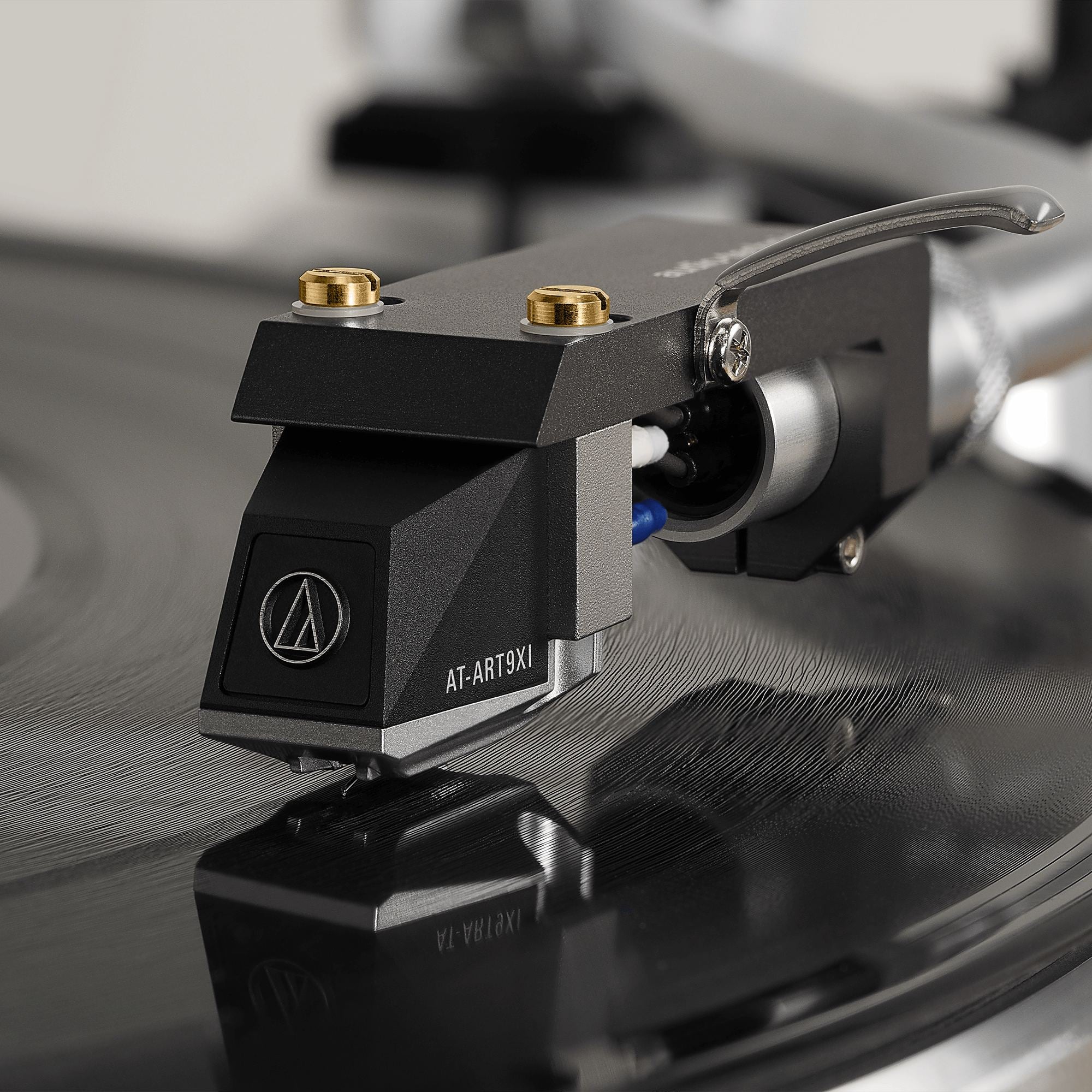 audio-technica-at-art9xi-lifestyle
