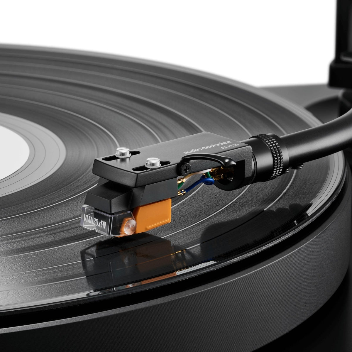 audio-technica-at-vm530xen-lifestyle