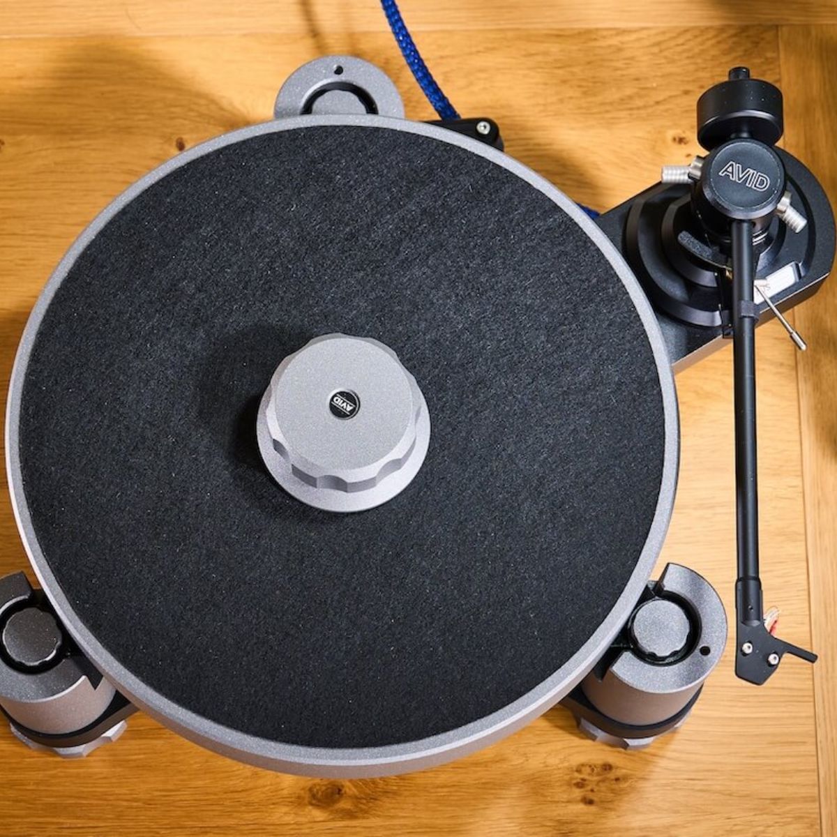 avid-hifi-relveo-turntable-top