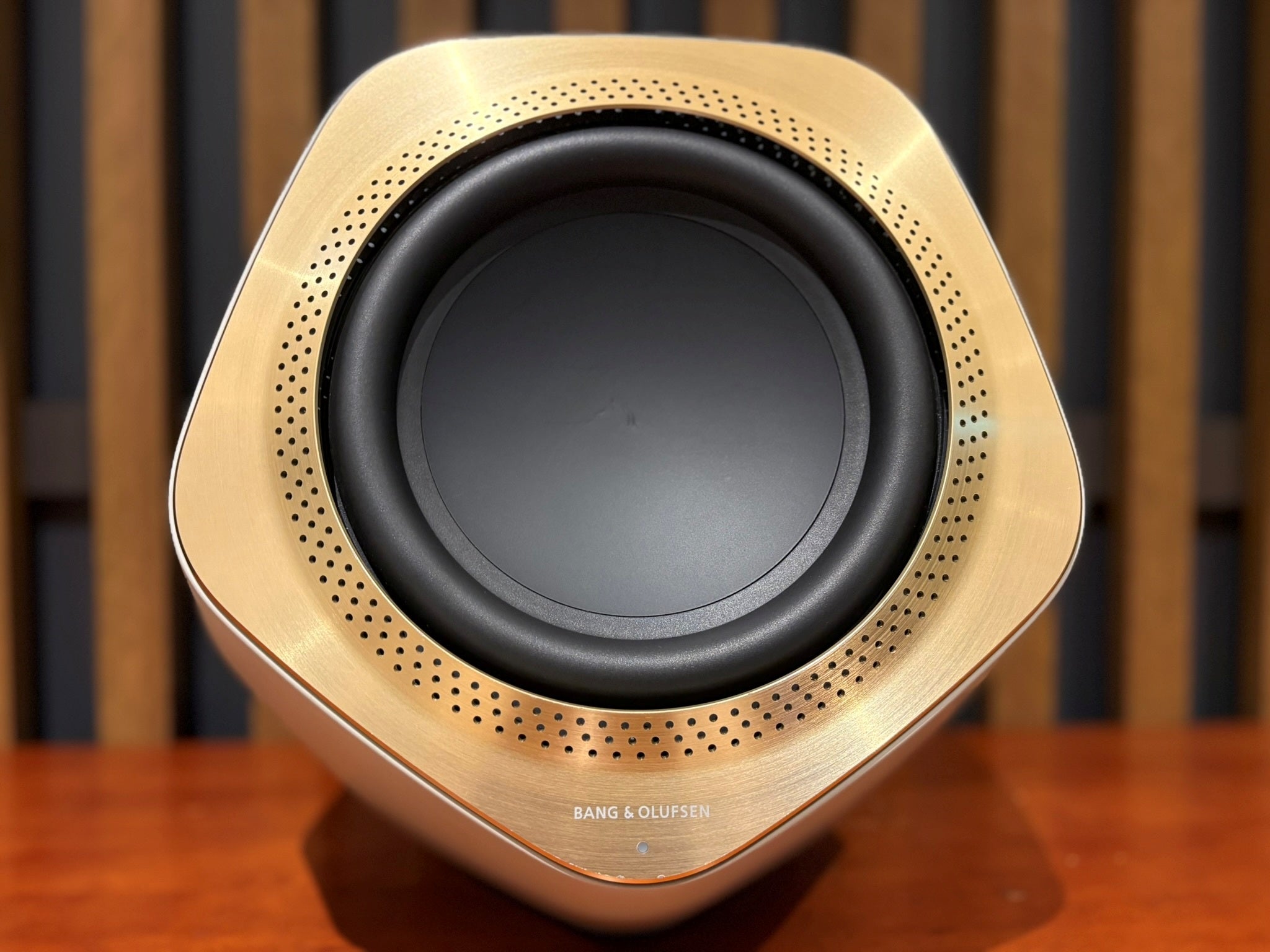 Bang & Olufsen Beolab 19 Subwoofer, White Gold Tone - Consignment