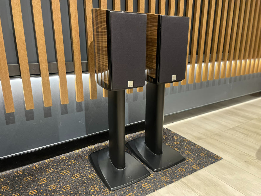 Dali EPICON 2 Bookshelf Speakers w Original Stands - As Traded