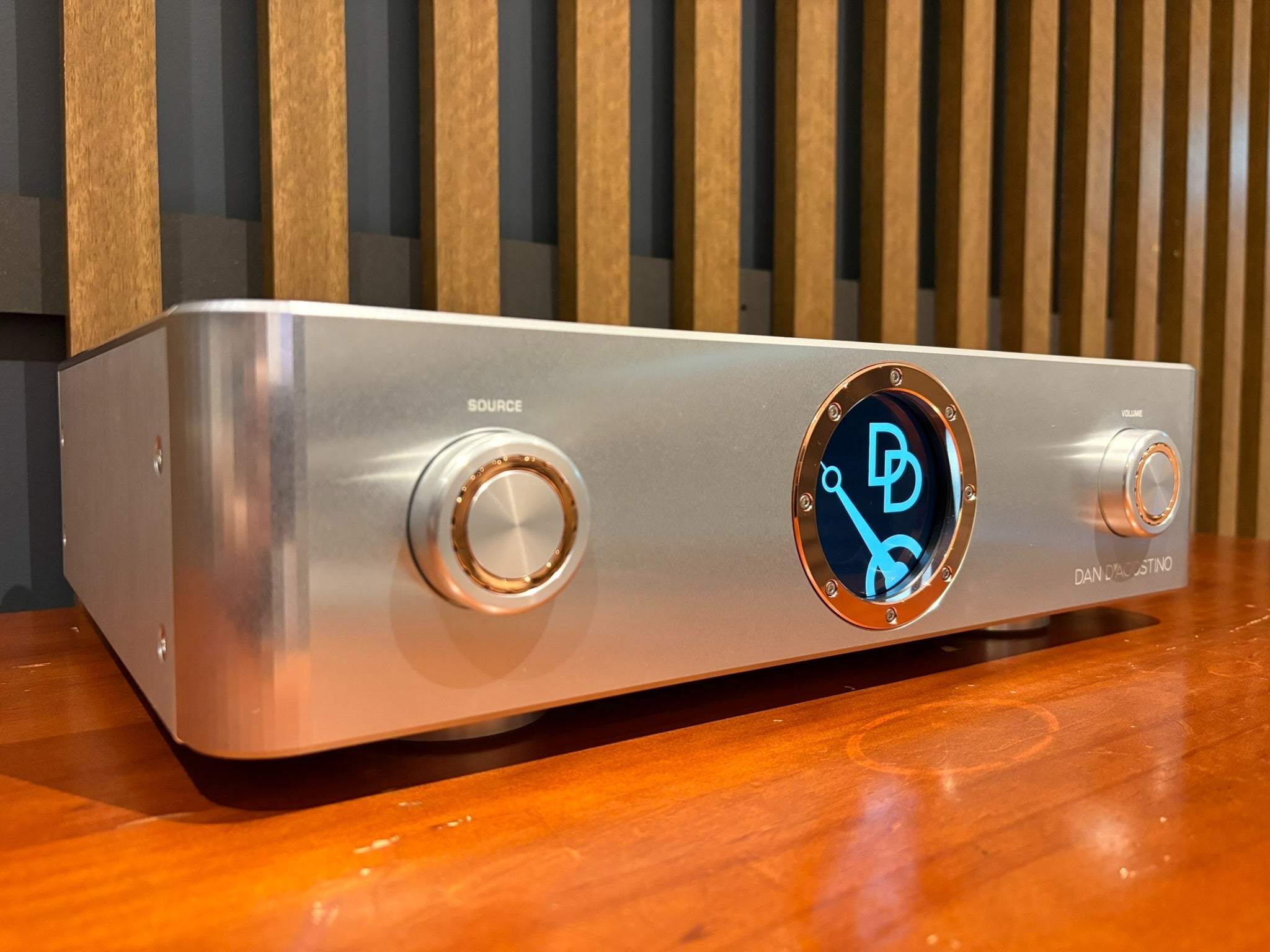 Dan D'Agostino Pendulum Integrated Amplifier, Silver - As Traded