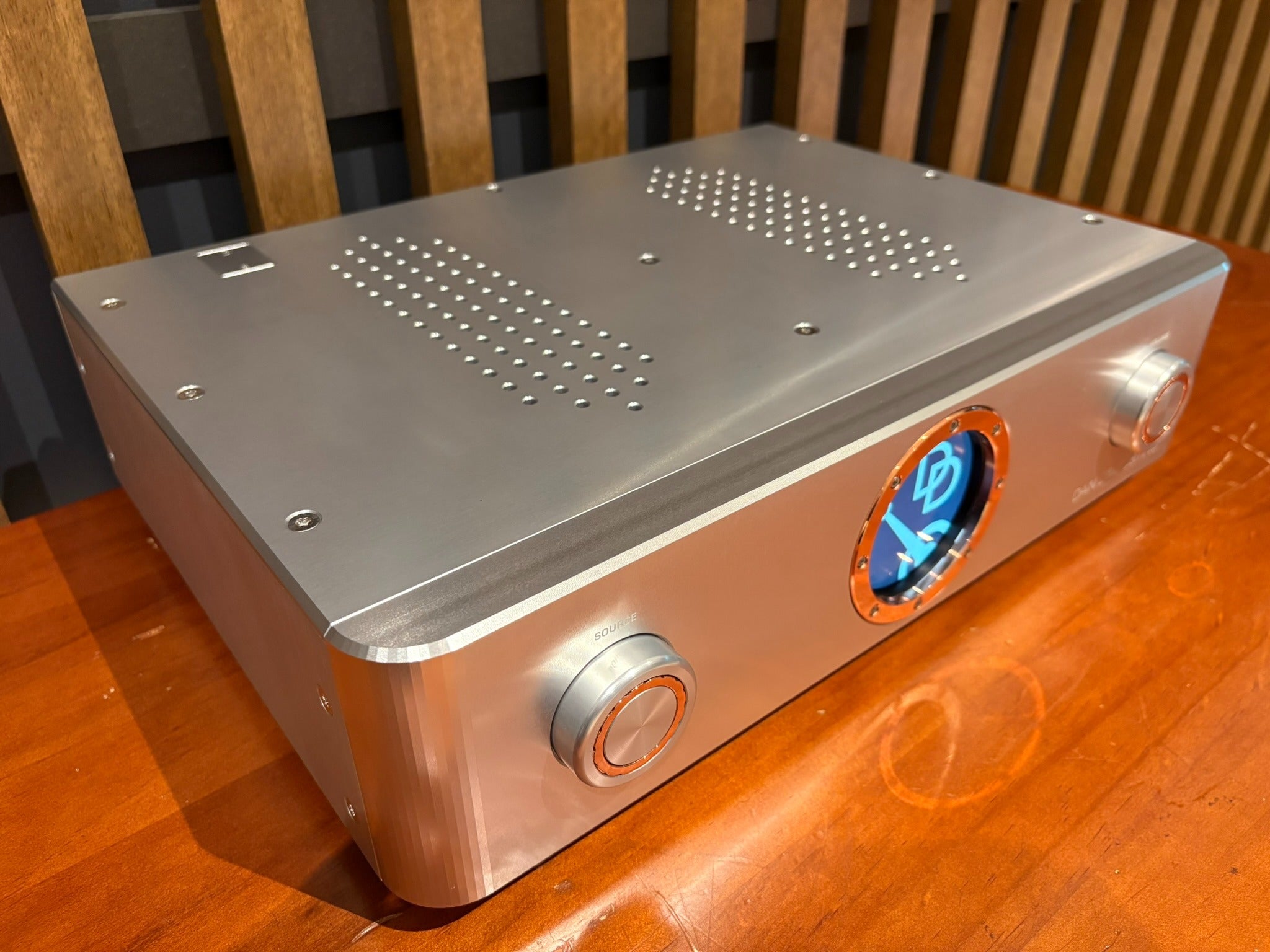 Dan D'Agostino Pendulum Integrated Amplifier, Silver - As Traded