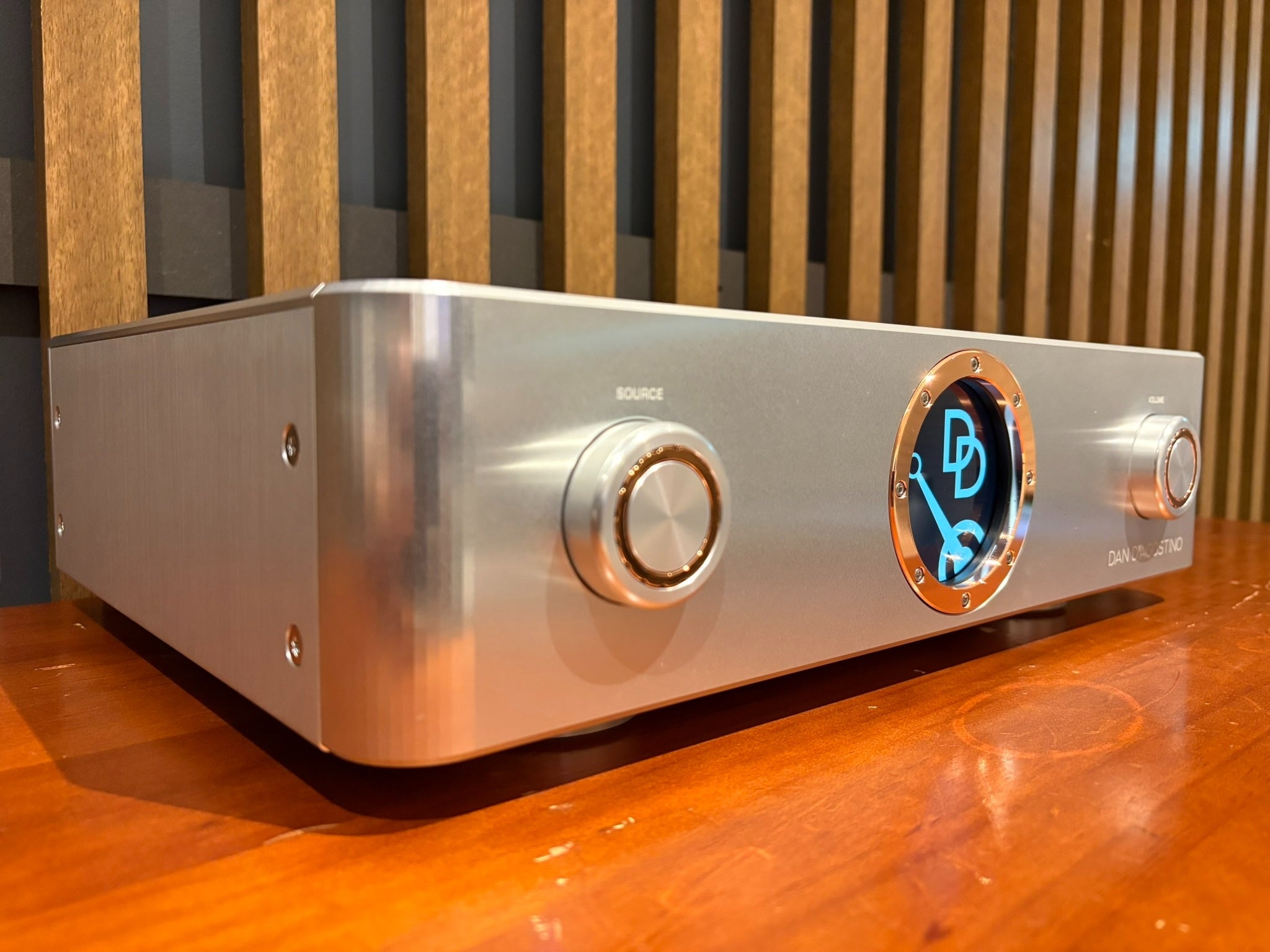 Dan D'Agostino Pendulum Integrated Amplifier, Silver - As Traded