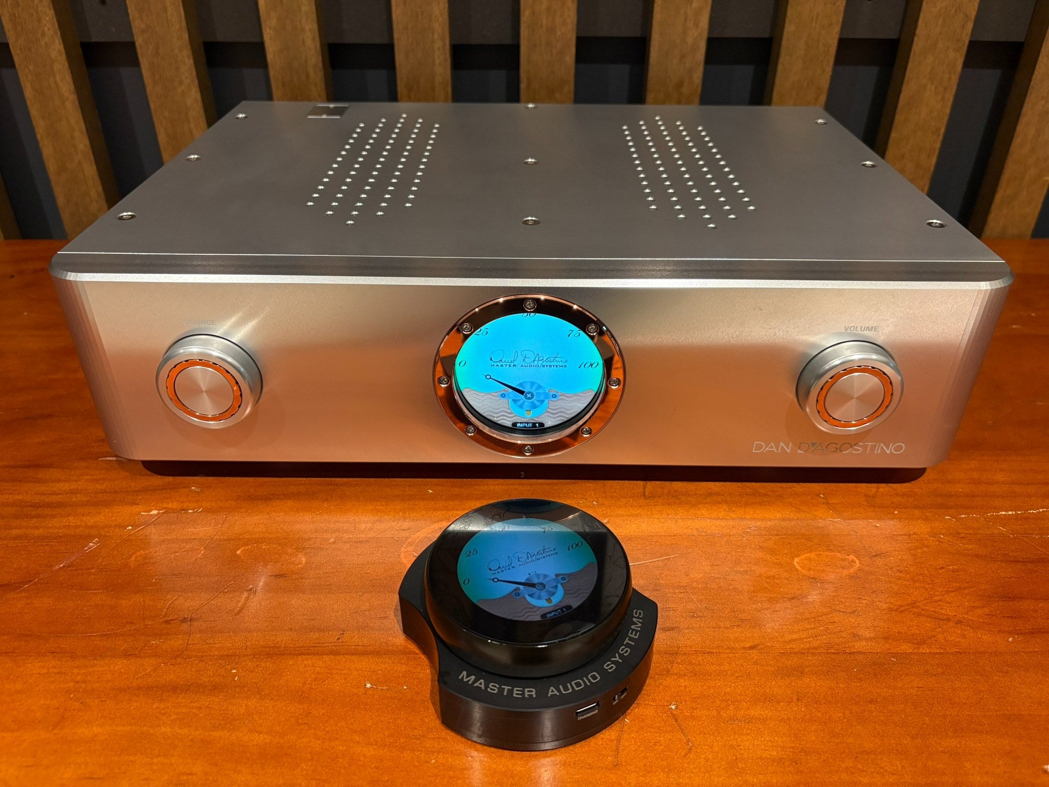 Dan D'Agostino Pendulum Integrated Amplifier, Silver - As Traded