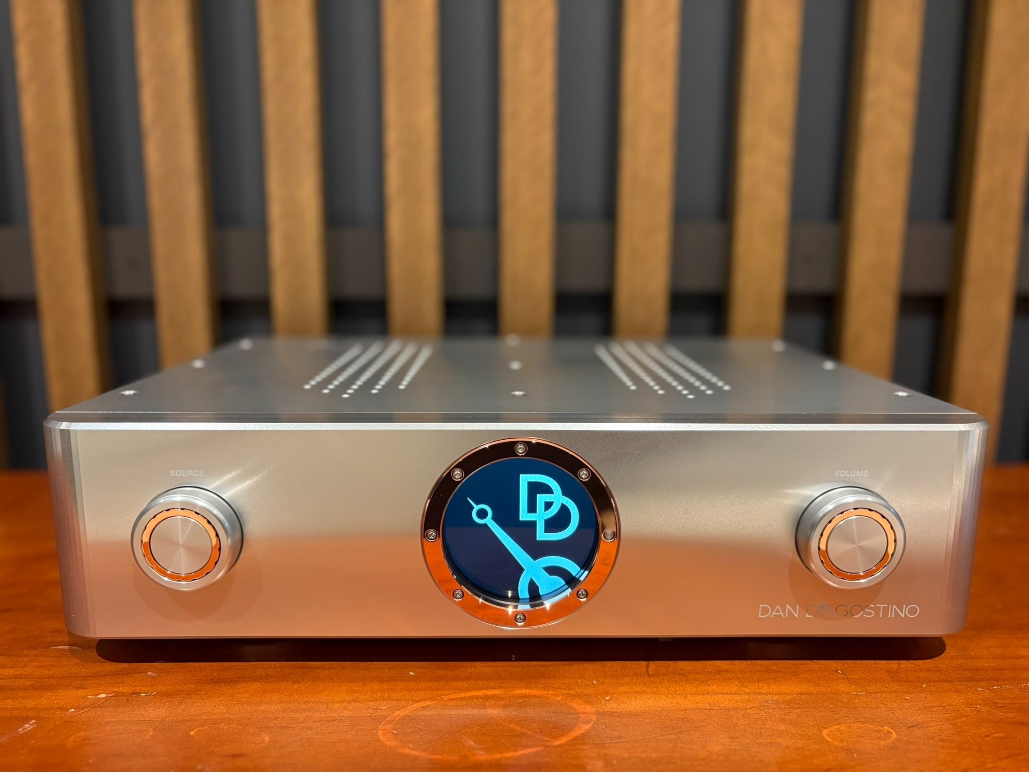 Dan D'Agostino Pendulum Integrated Amplifier, Silver - As Traded