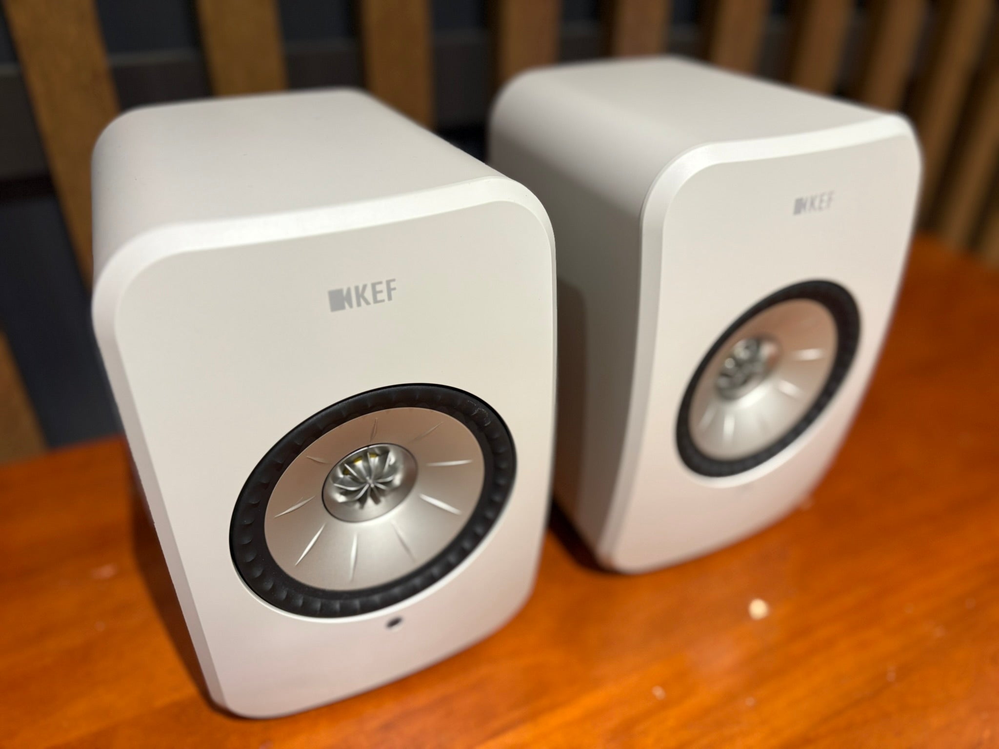 KEF LSX II LT - Active Wireless Loudspeakers (LSX2 LT), Stone White - As Traded